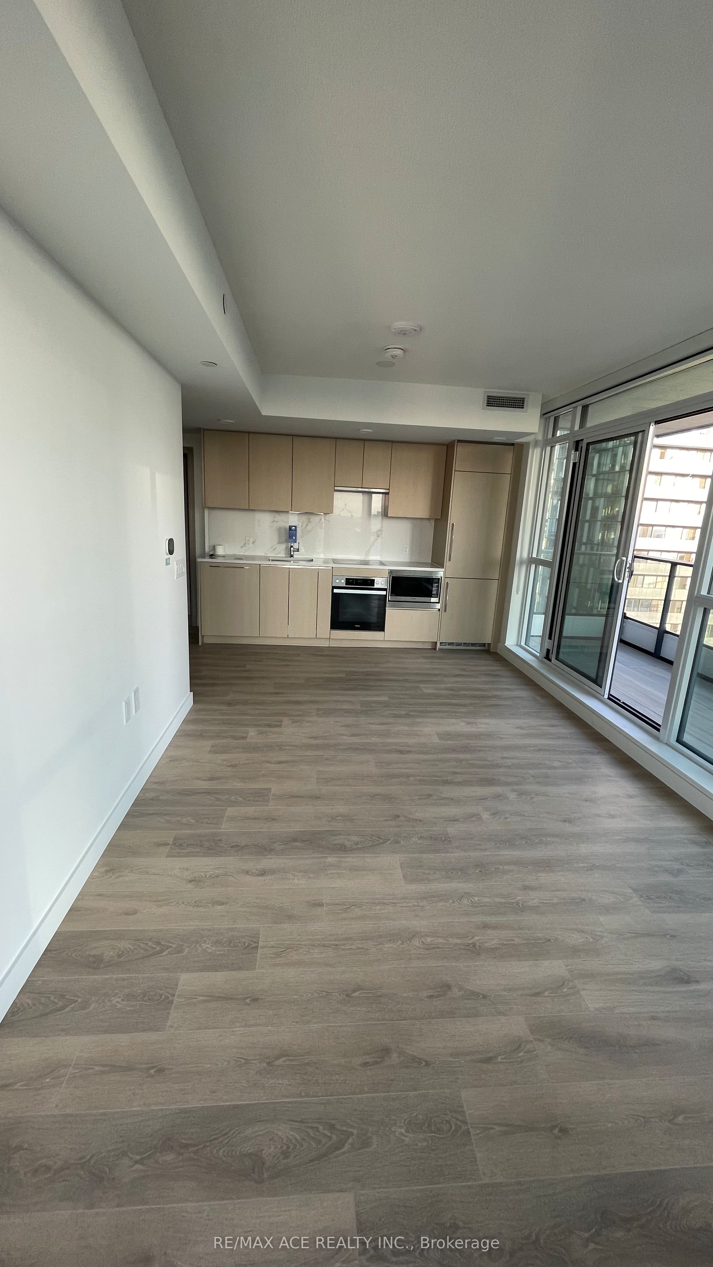 38 Widmer Street 4011, Toronto, ON M5V 0P7 photo 5