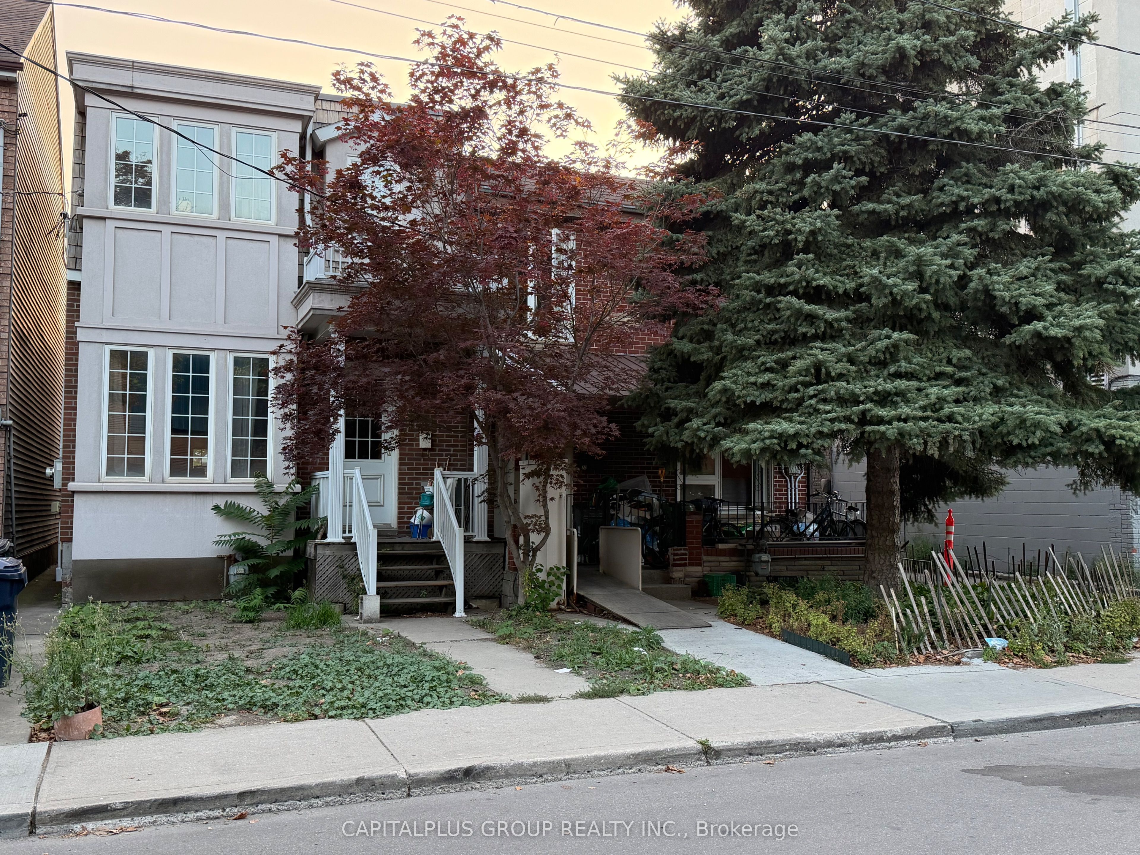 70 Lippincott Street, Toronto, ON M5T 2R5 photo 2