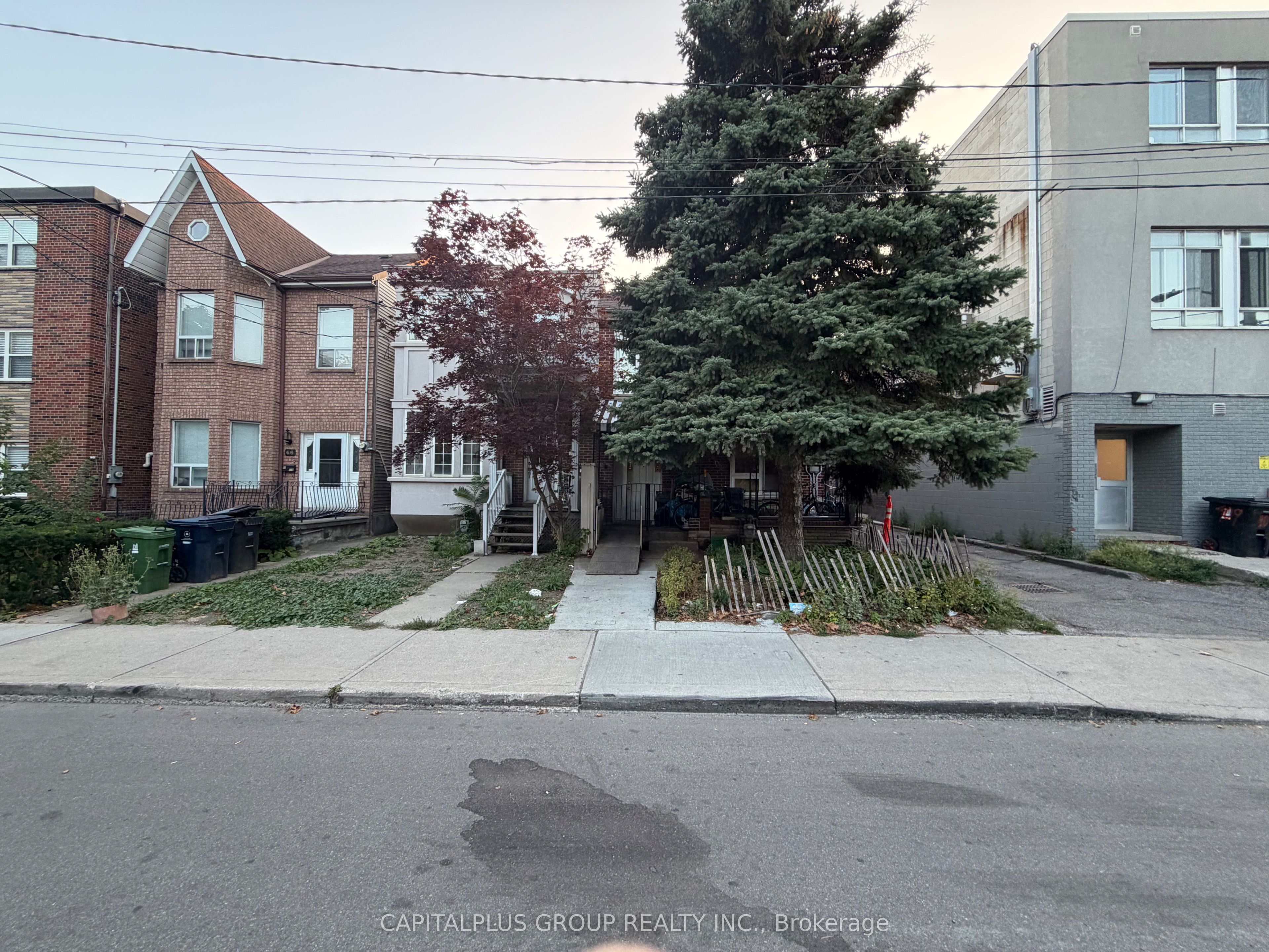 70 Lippincott Street, Toronto, ON M5T 2R5 photo 3