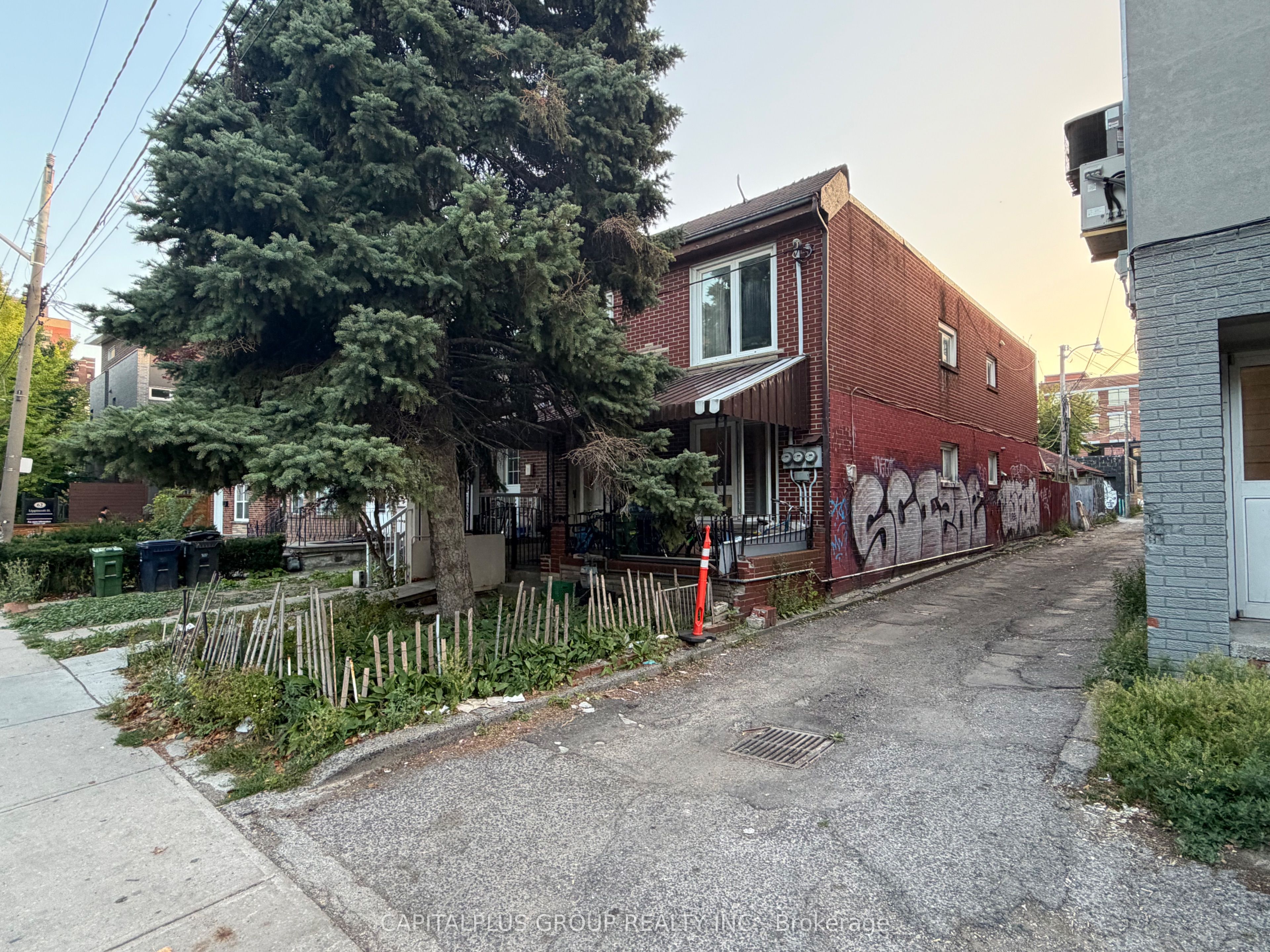 70 Lippincott Street, Toronto, ON M5T 2R5 photo 5