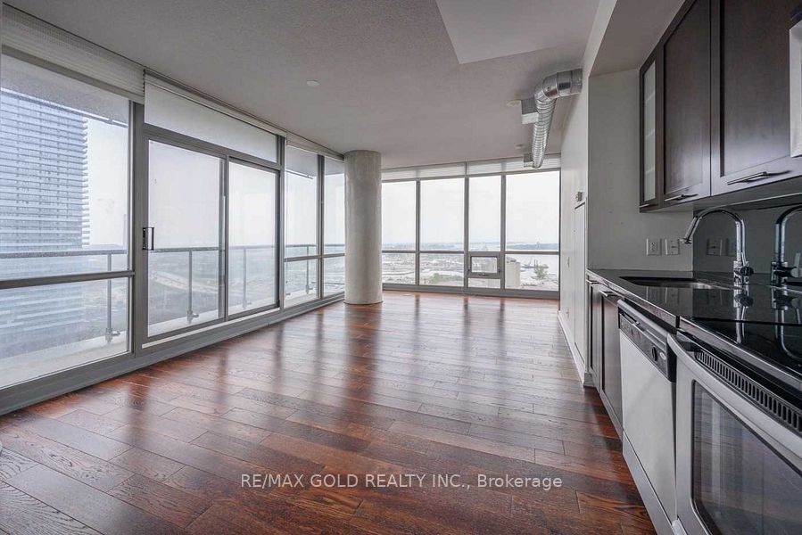 33 Mill Street 1904, Toronto, ON M5A 3R3 photo 5