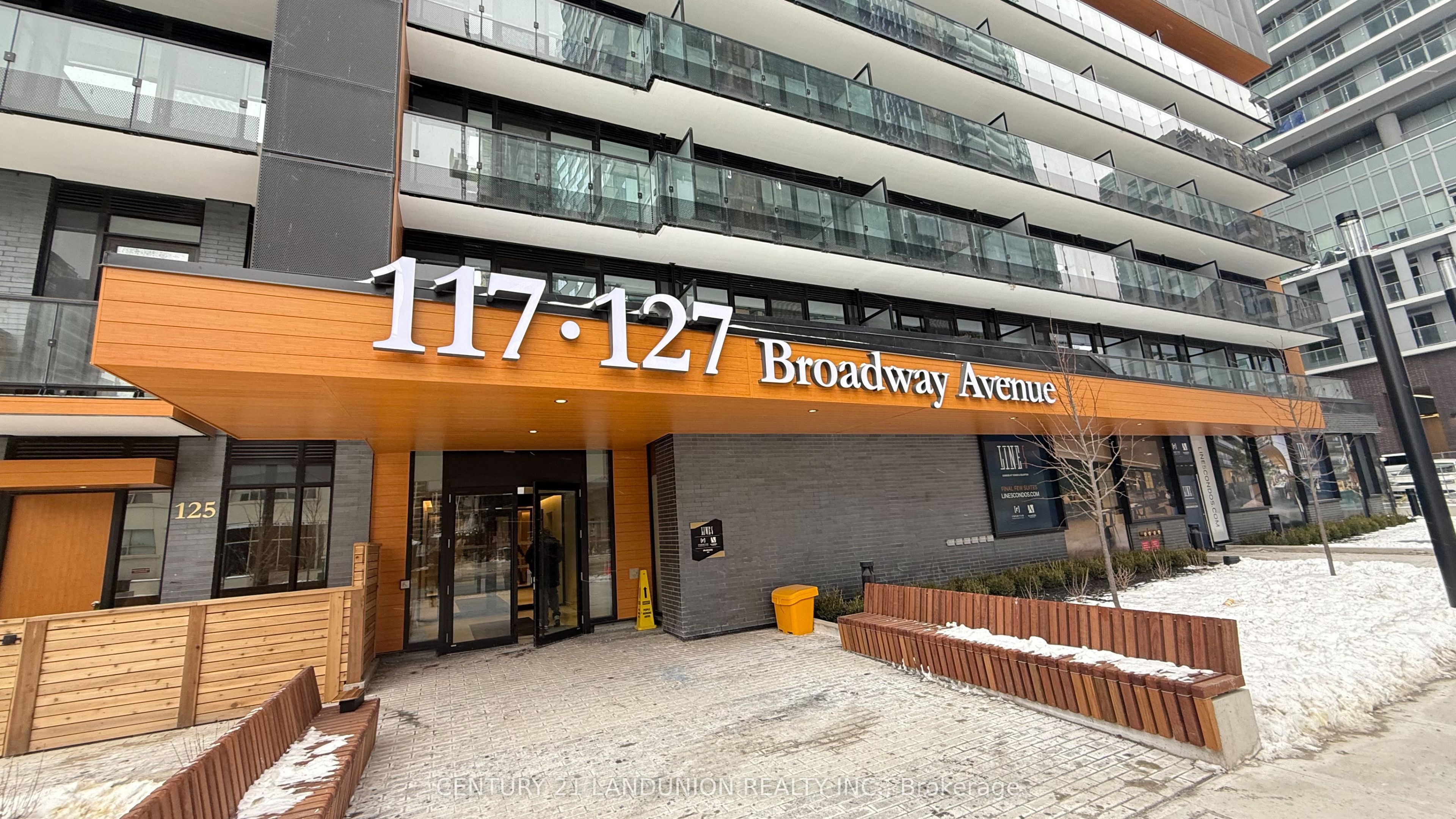 117 Broadway Avenue 2411, Toronto, ON M4P 1V3