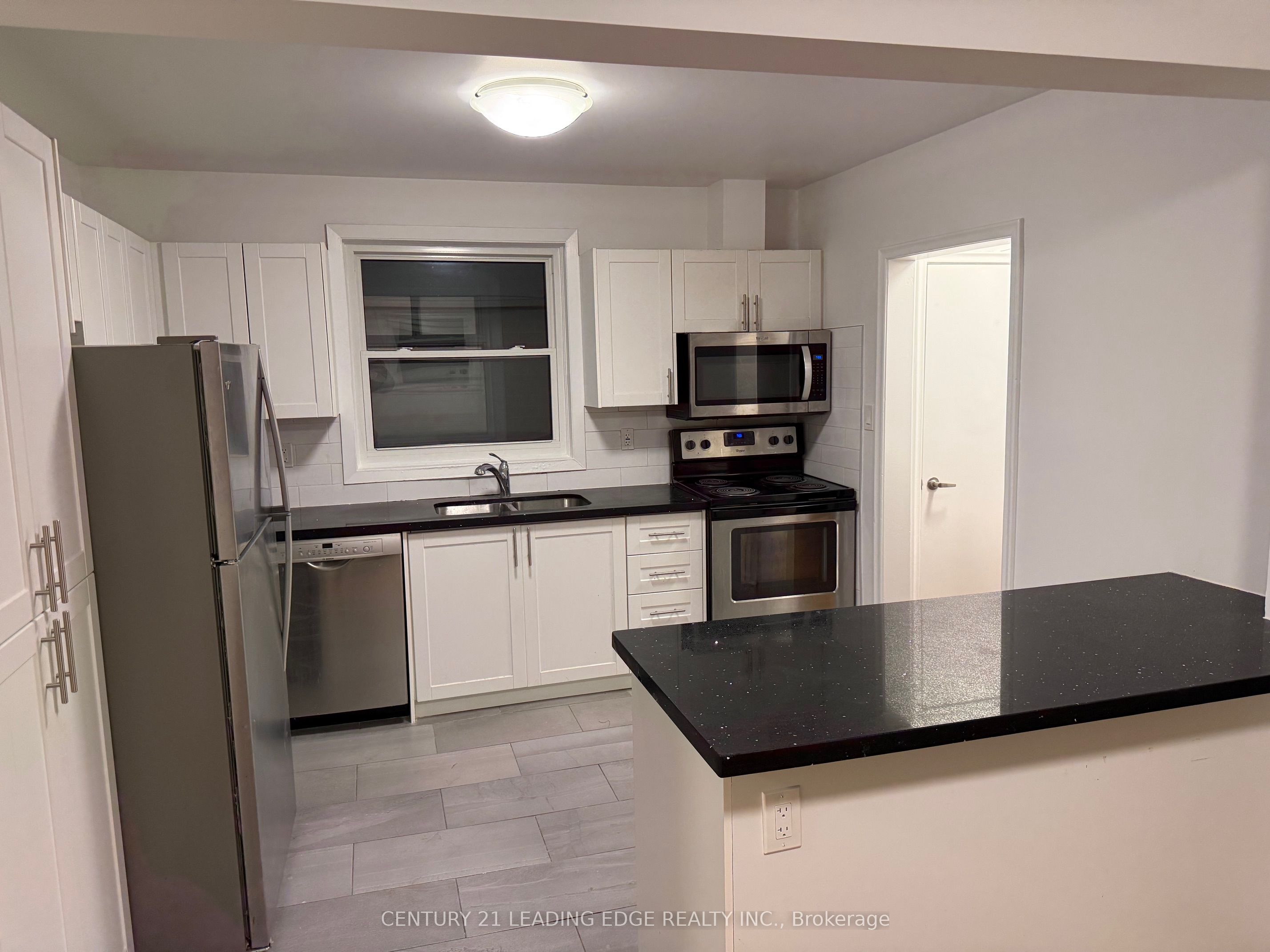 426 Arlington Avenue Unit #2, Toronto, ON M6C 3A2 photo 5