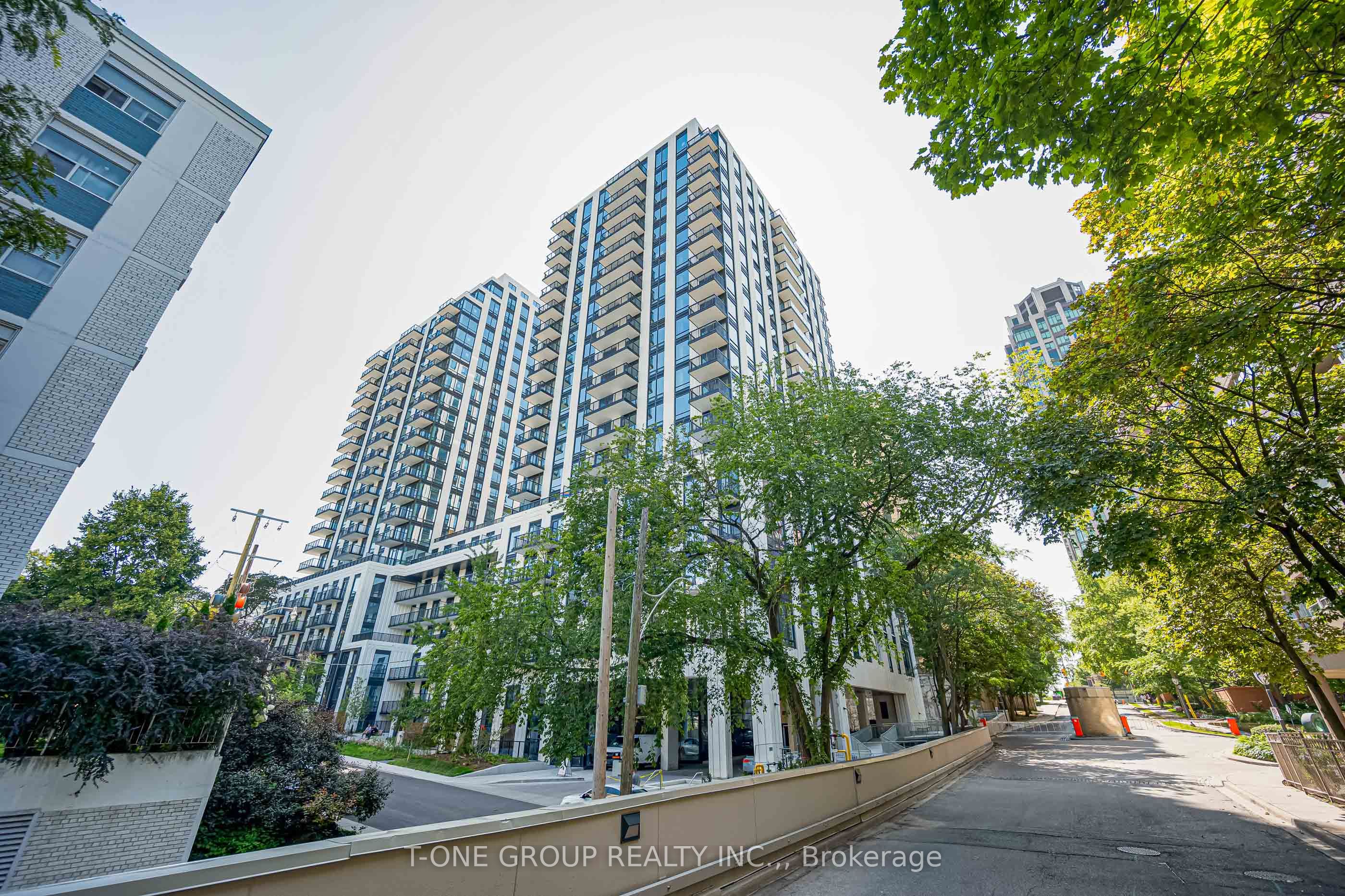 91 Montclair Avenue 1210, Toronto, ON M5P 0B1