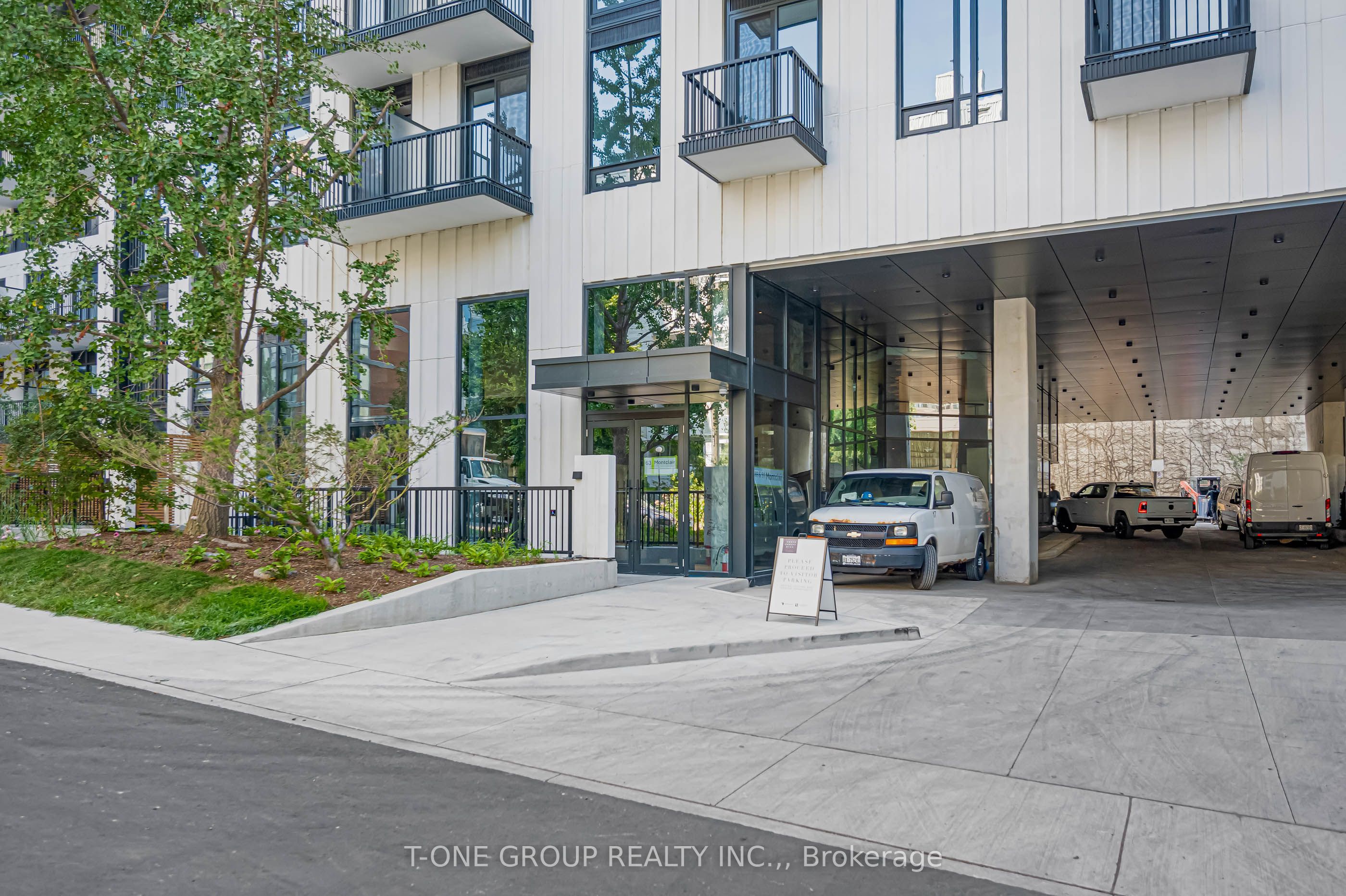 91 Montclair Avenue 1210, Toronto, ON M5P 0B1 photo 2