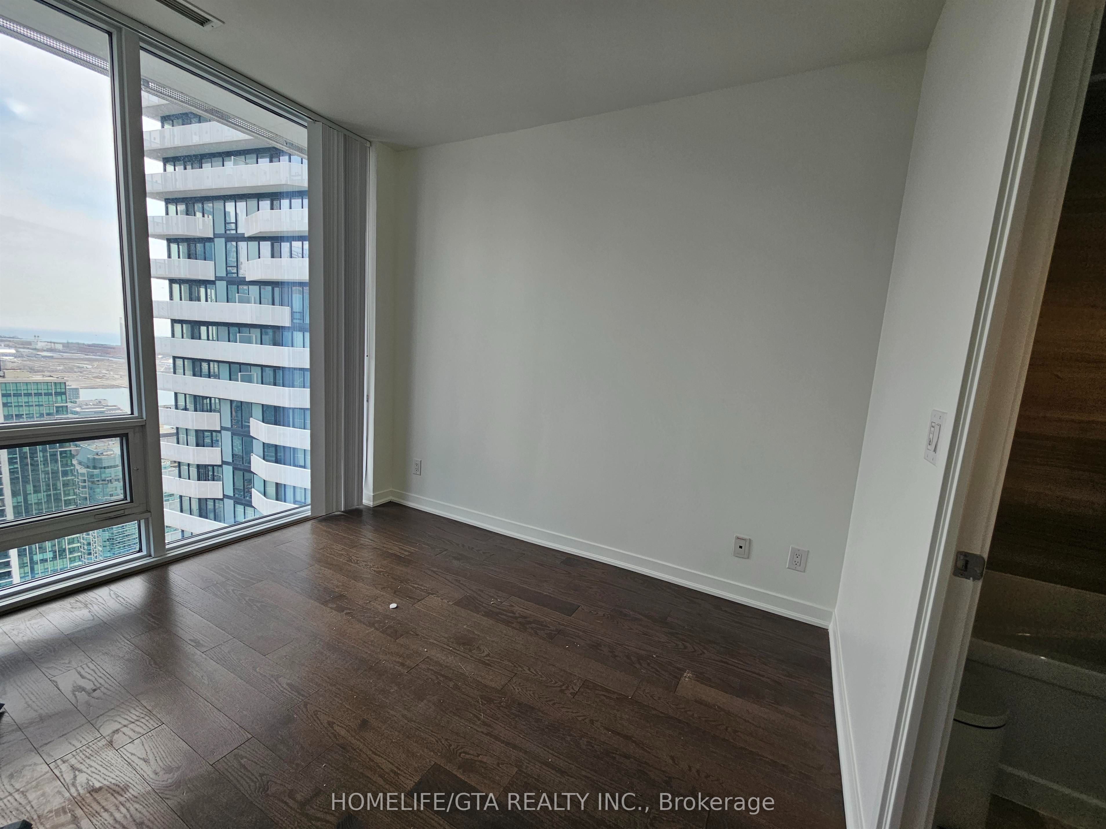 100 Harbour Street 5904, Toronto, ON M5J 2T5 photo 5