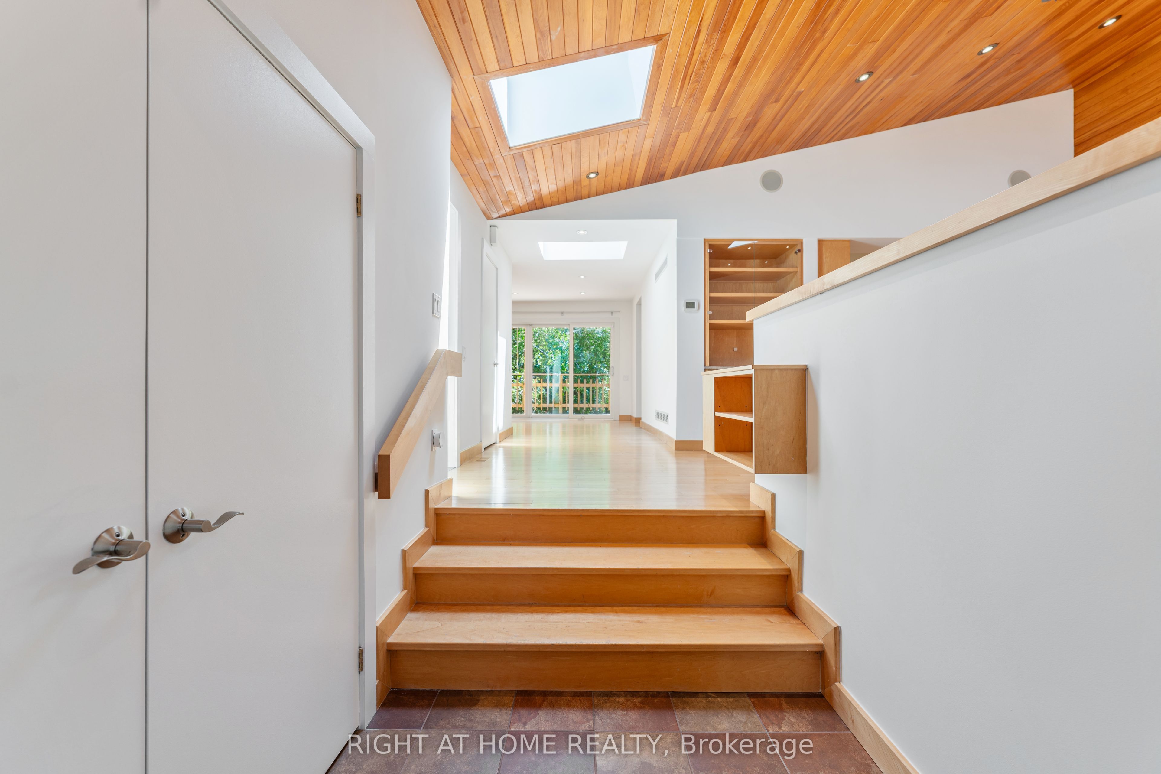 49 Tottenham Road, Toronto, ON M3C 2J5 photo 4