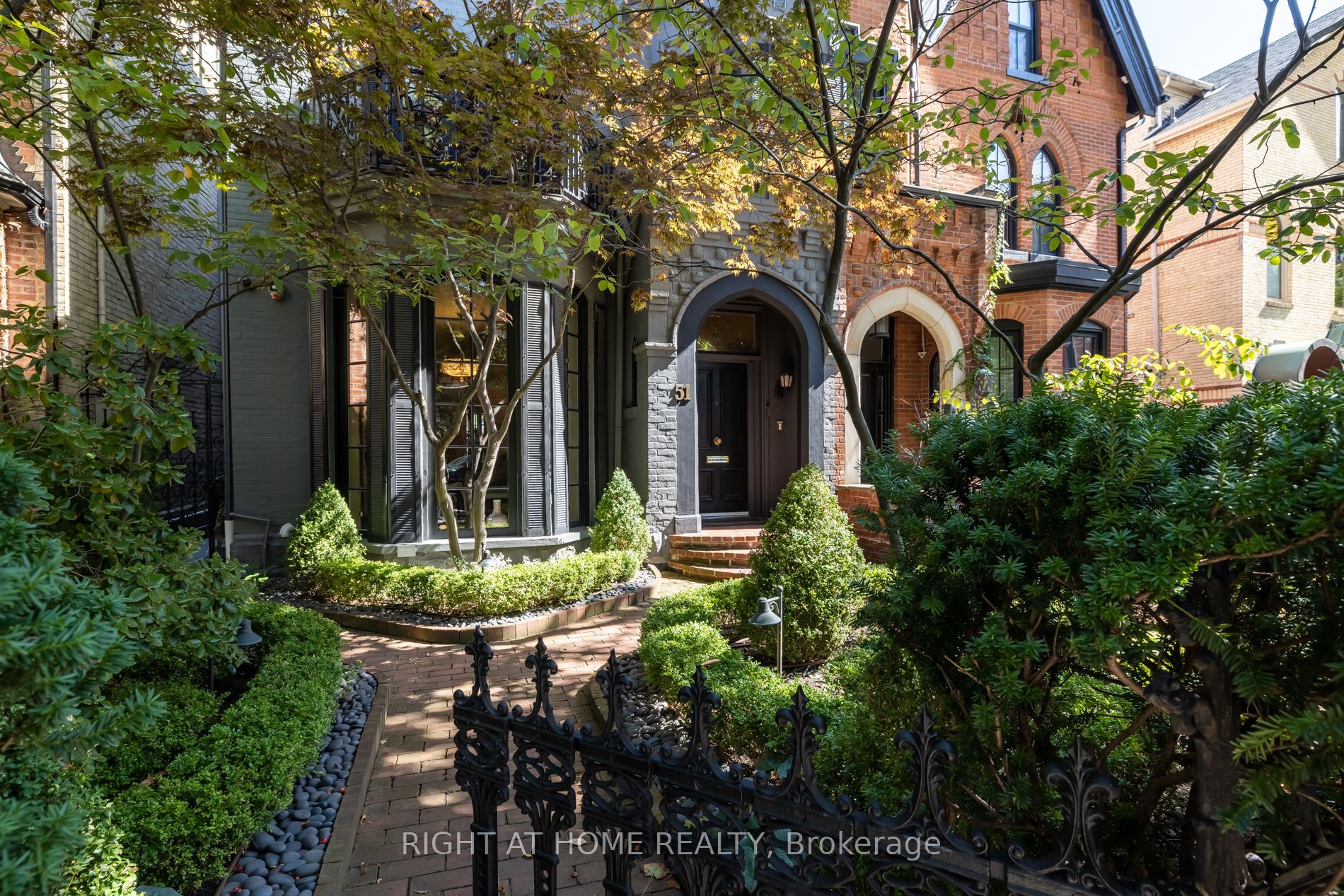 51 Hazelton Avenue, Toronto, ON M5R 2E3 photo 3