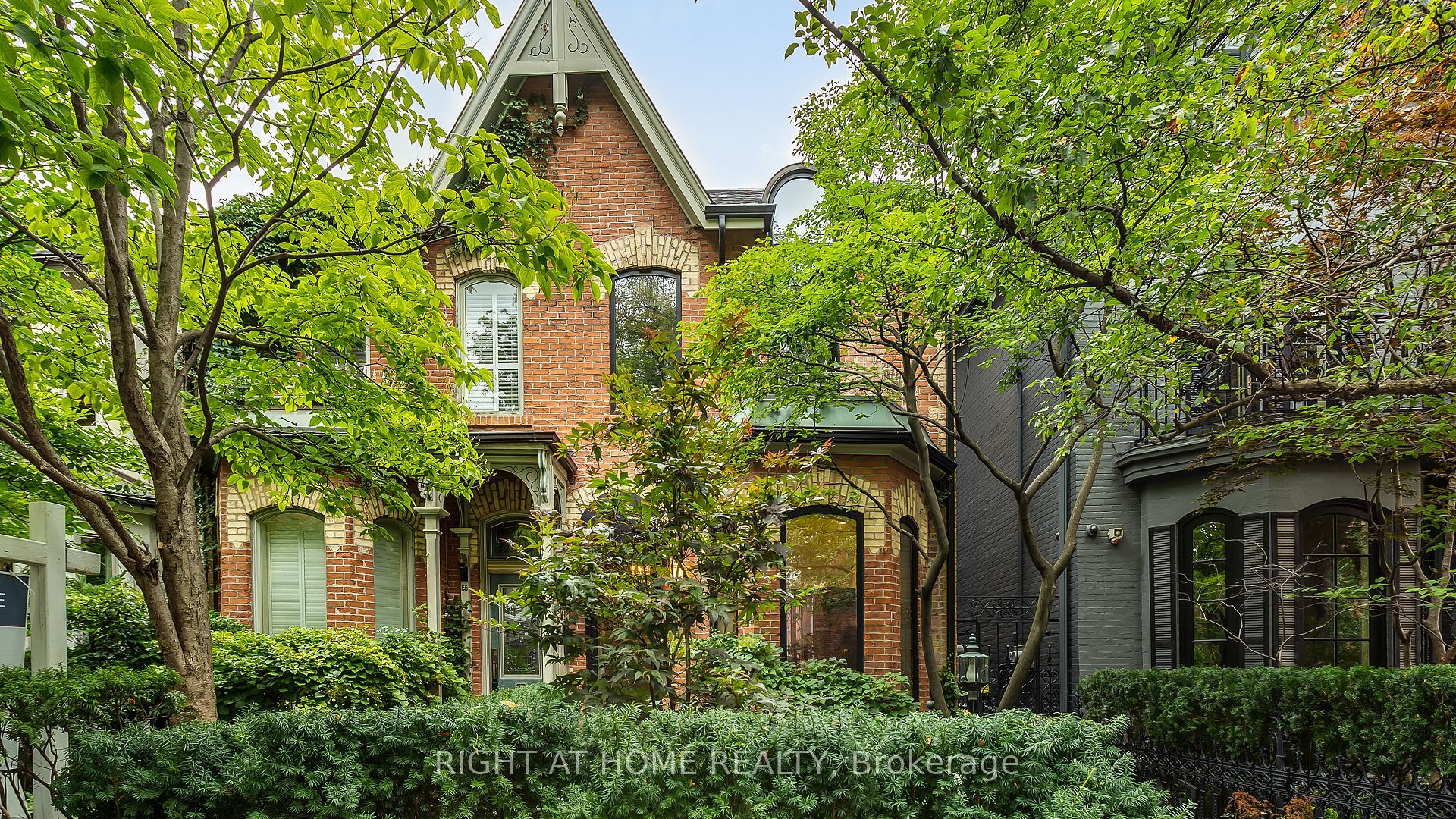 53 Hazelton Avenue, Toronto, ON M5R 2E3 photo 4