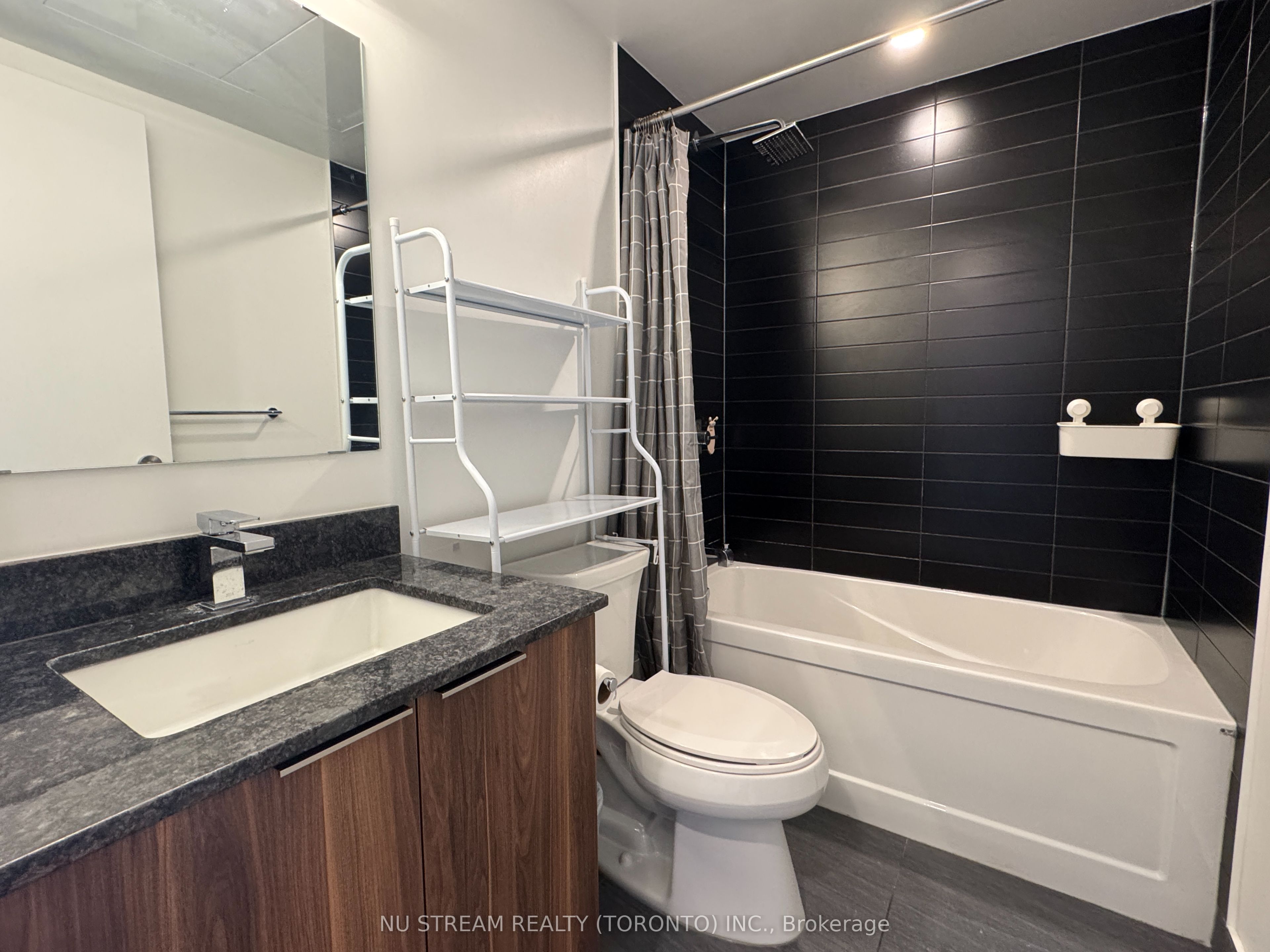 501 Yonge Street 1710, Toronto, ON M4Y 0G8 photo 4