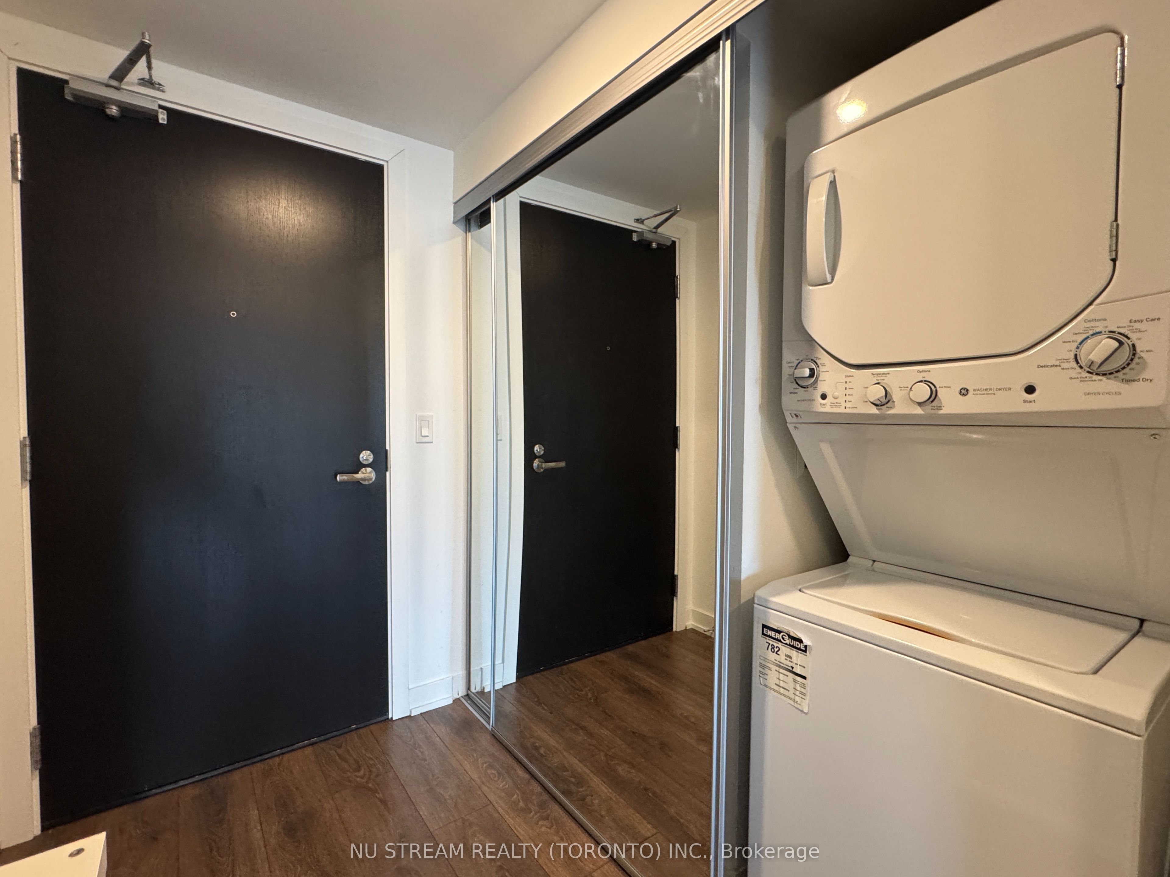 501 Yonge Street 1710, Toronto, ON M4Y 0G8 photo 5