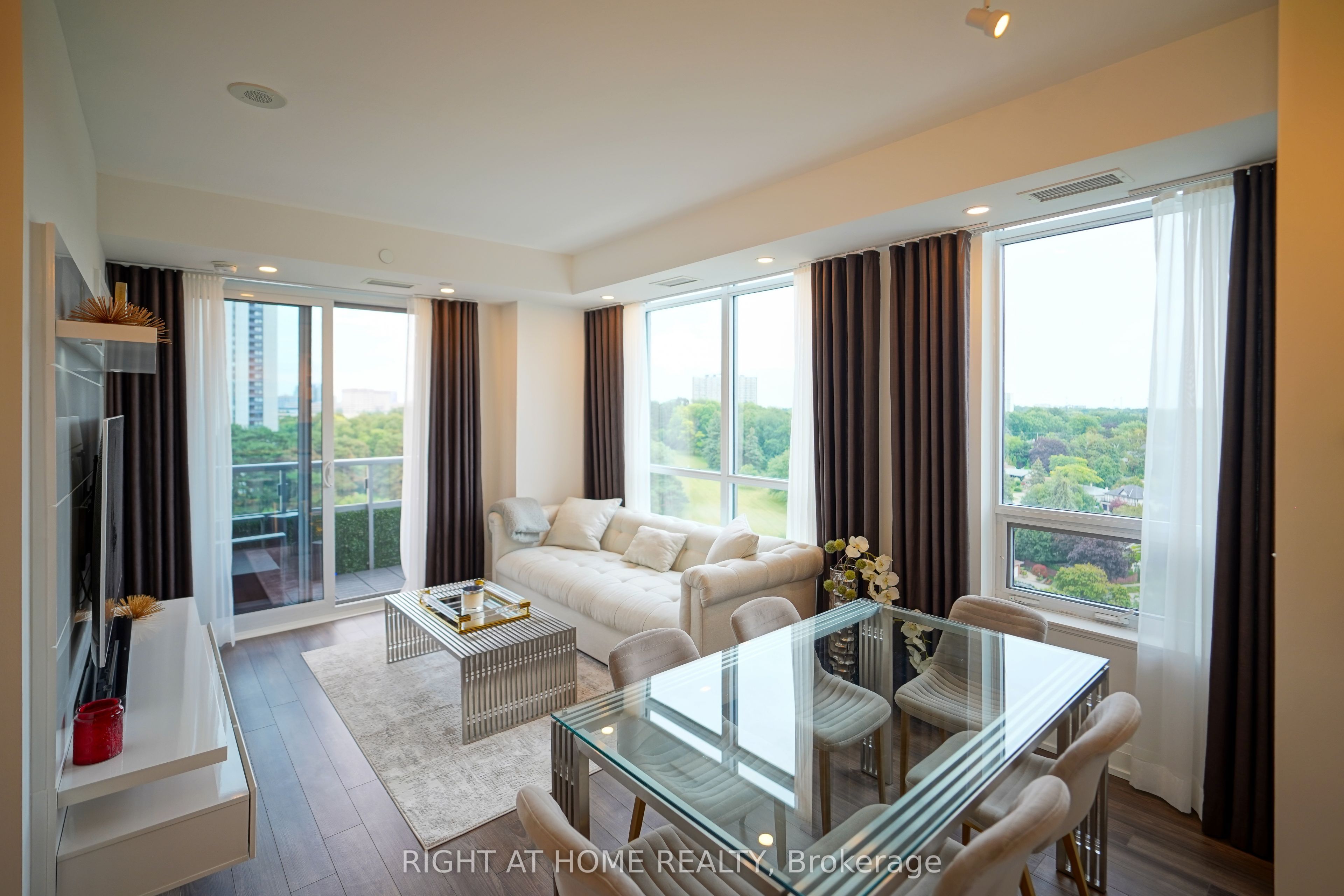 18 Graydon Hall Drive 1509, Toronto, ON M3A 2Z9 photo 2