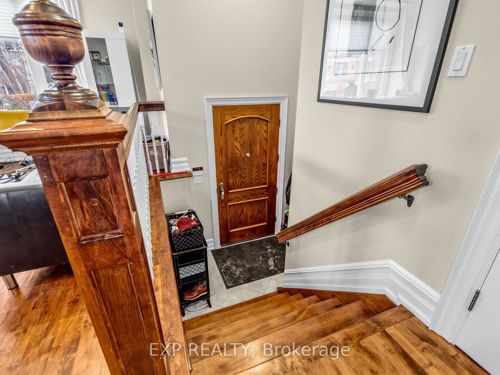241 Poplar Plains Street, Toronto, ON M4V 2N8 photo 3