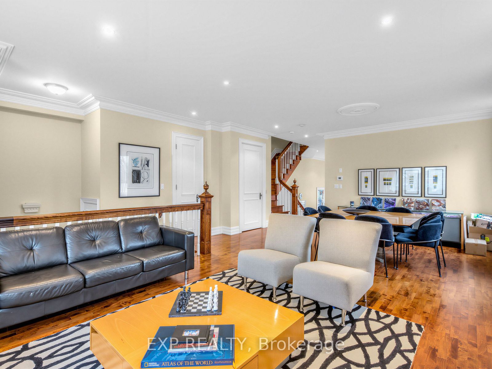 241 Poplar Plains Street, Toronto, ON M4V 2N8 photo 5