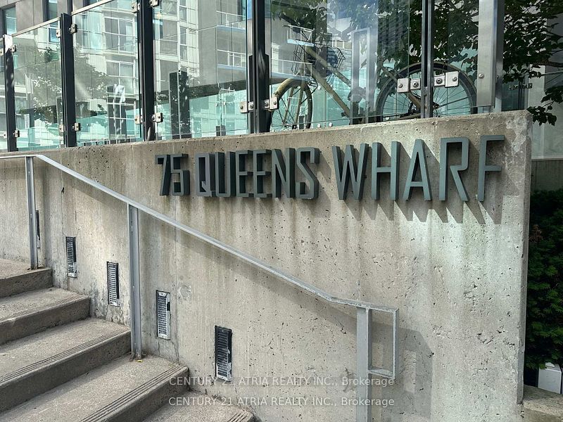 75 Queens Wharf Road 1608, Toronto, ON M5V 0J8 photo 2