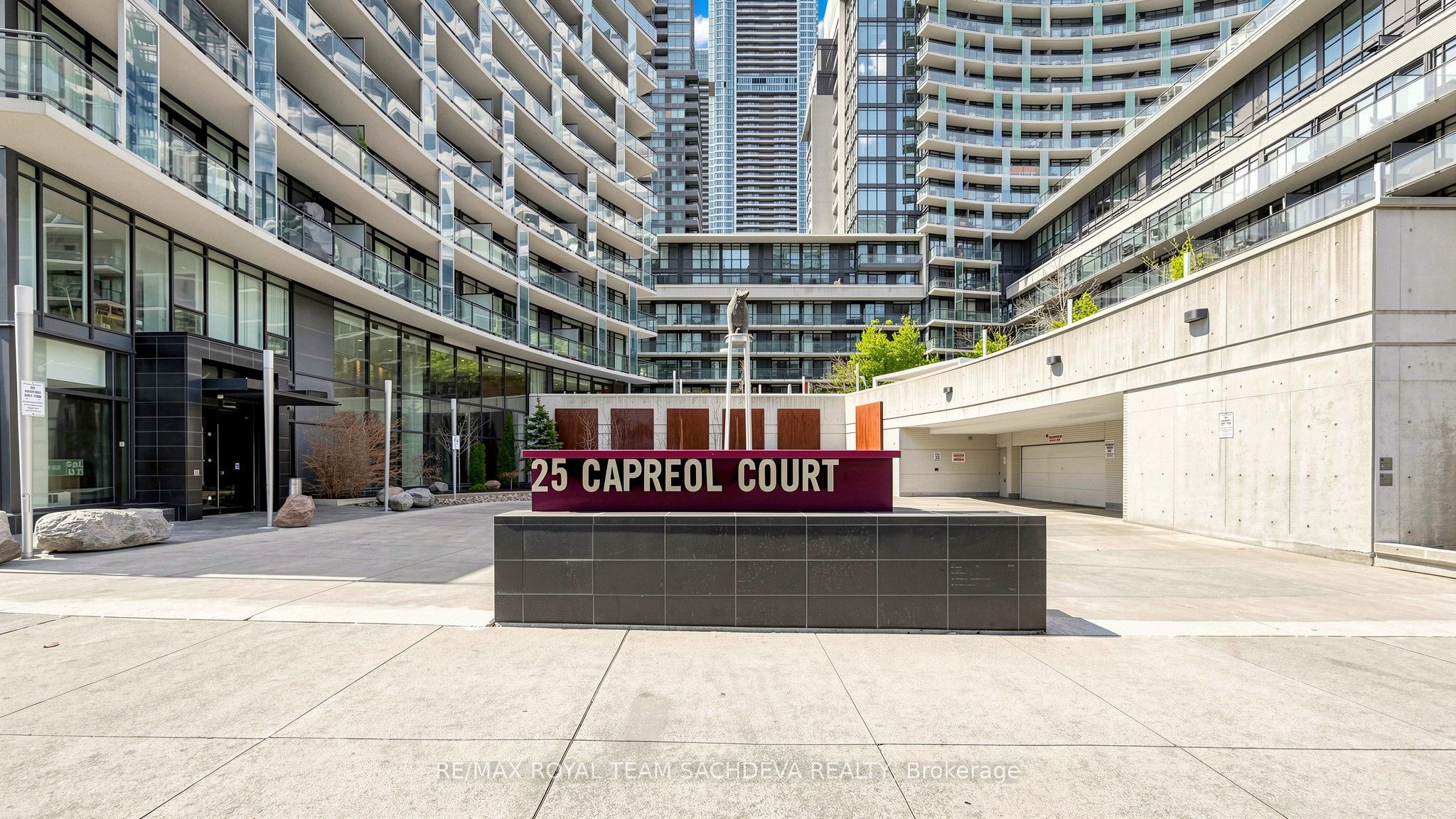 25 Capreol Court 3003, Toronto, ON M5V 3Z7 photo 3