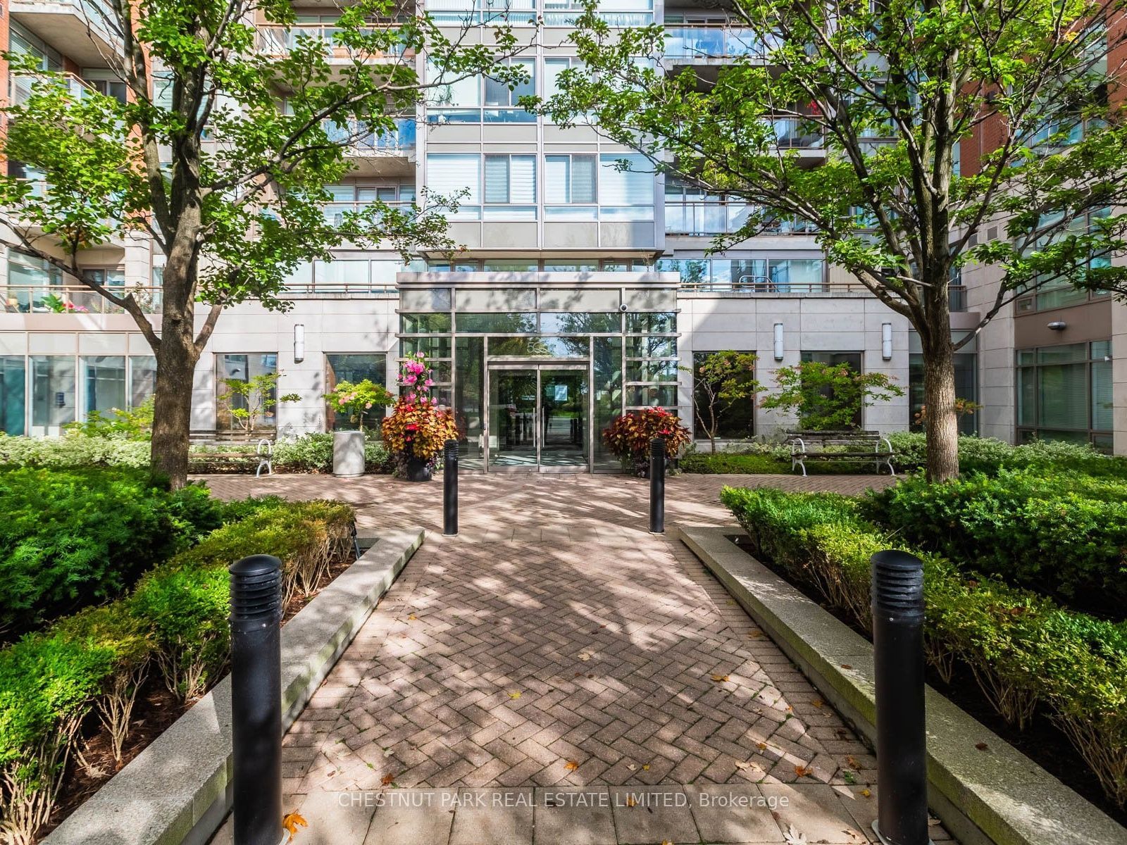 500 Queens Quay 318W, Toronto, ON M5V 3K8 photo 2
