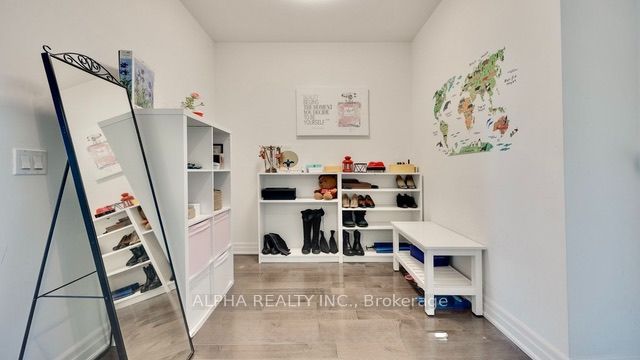 8 The Esplanade Street 4703, Toronto, ON M5E 0A6 photo 3