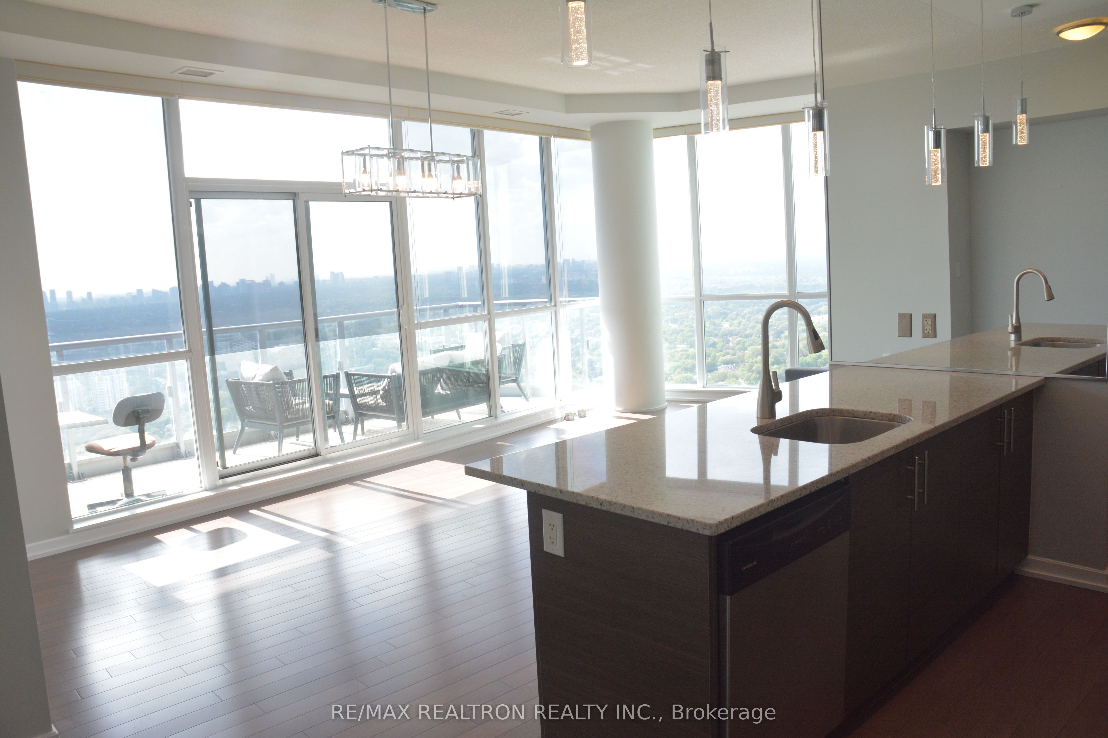 70 Forest Manor Road 3606, Toronto, ON M2J 0A9 photo 2