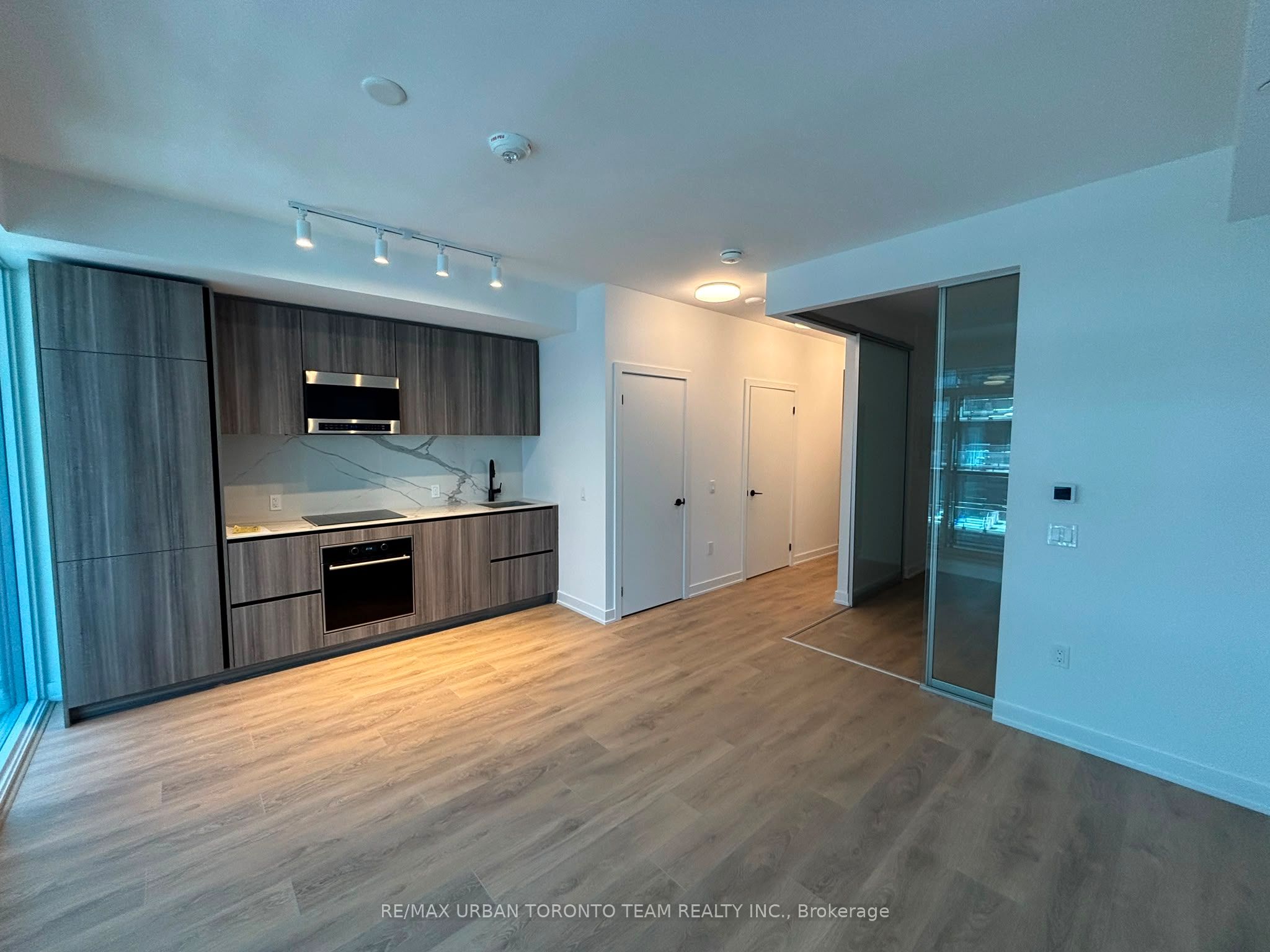 127 Broadway Avenue 3007, Toronto, ON M4P 1V4 photo 2