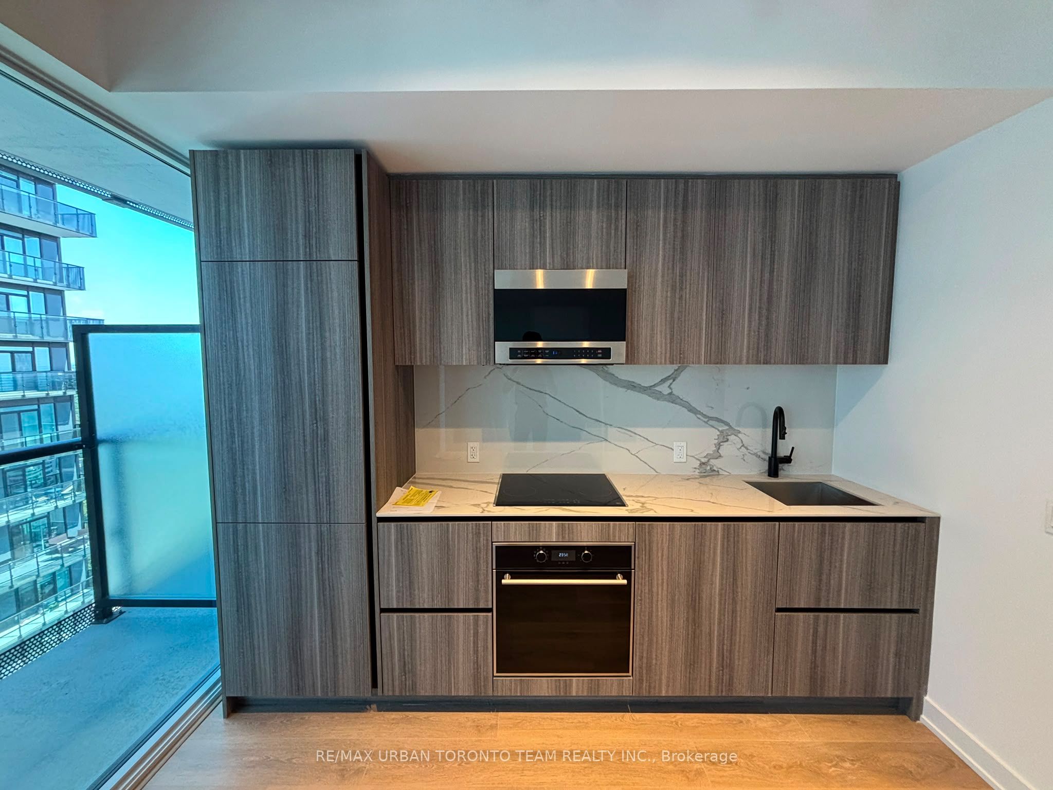 127 Broadway Avenue 3007, Toronto, ON M4P 1V4 photo 4