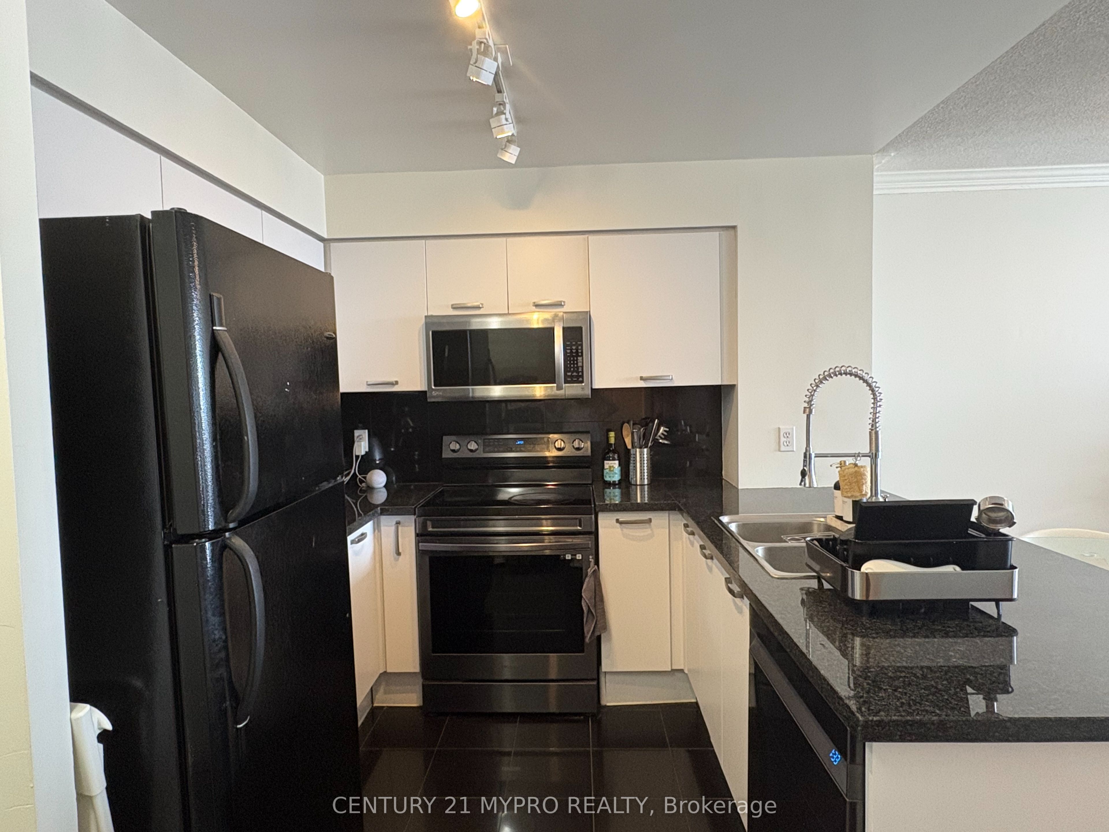55 Harrison Garden Boulevard LPH6, Toronto, ON M2N 7G3 photo 2