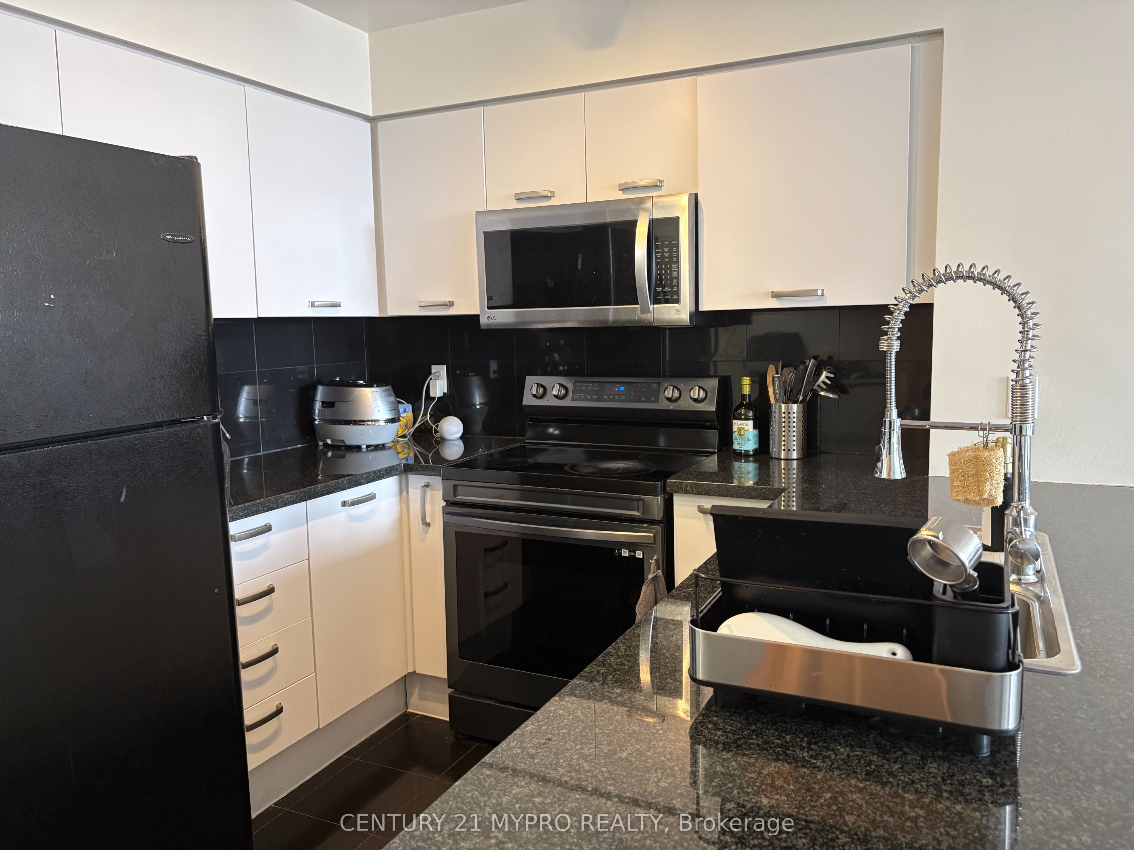 55 Harrison Garden Boulevard LPH6, Toronto, ON M2N 7G3 photo 4