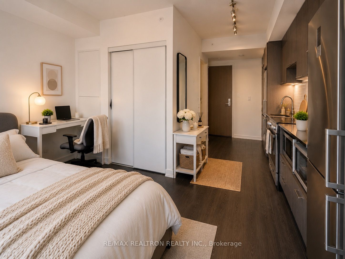251 Jarvis Street 1805, Toronto, ON M5B 0C3 photo 4