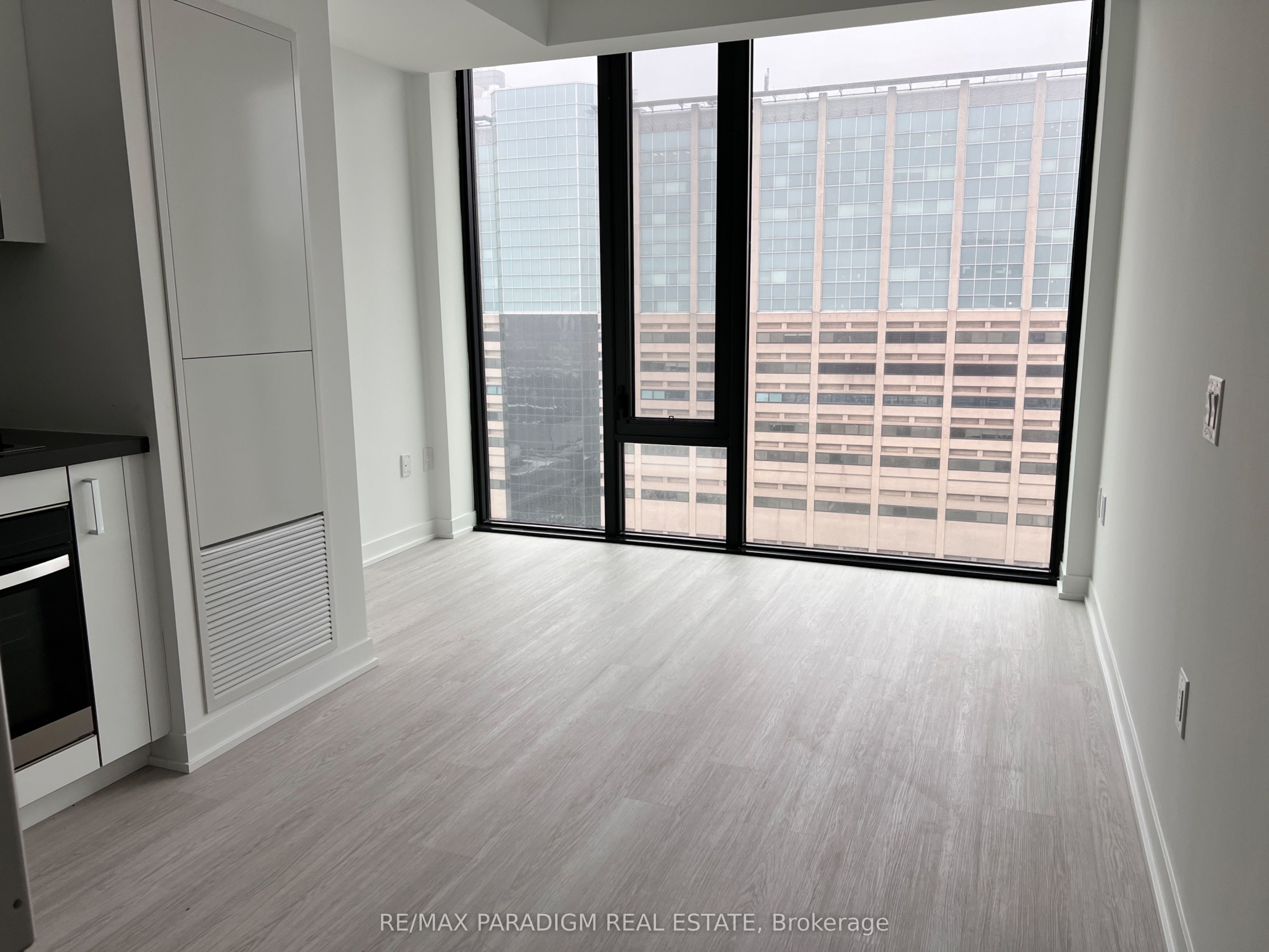 195 McCaul Street 1705, Toronto, ON M5T 1W6 photo 5