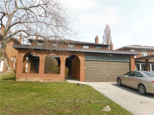 38 Clovercrest Road, Toronto, ON M2J 1Z6