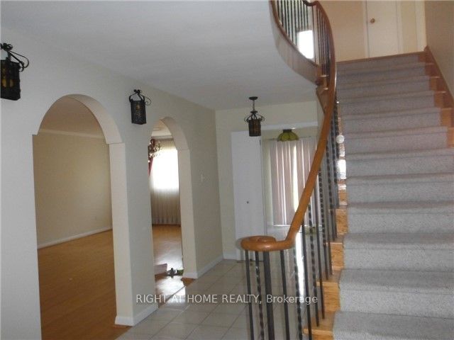 38 Clovercrest Road, Toronto, ON M2J 1Z6 photo 4
