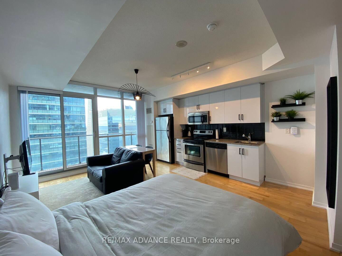 65 Bremner Boulevard 3603, Toronto, ON M5J 0A7