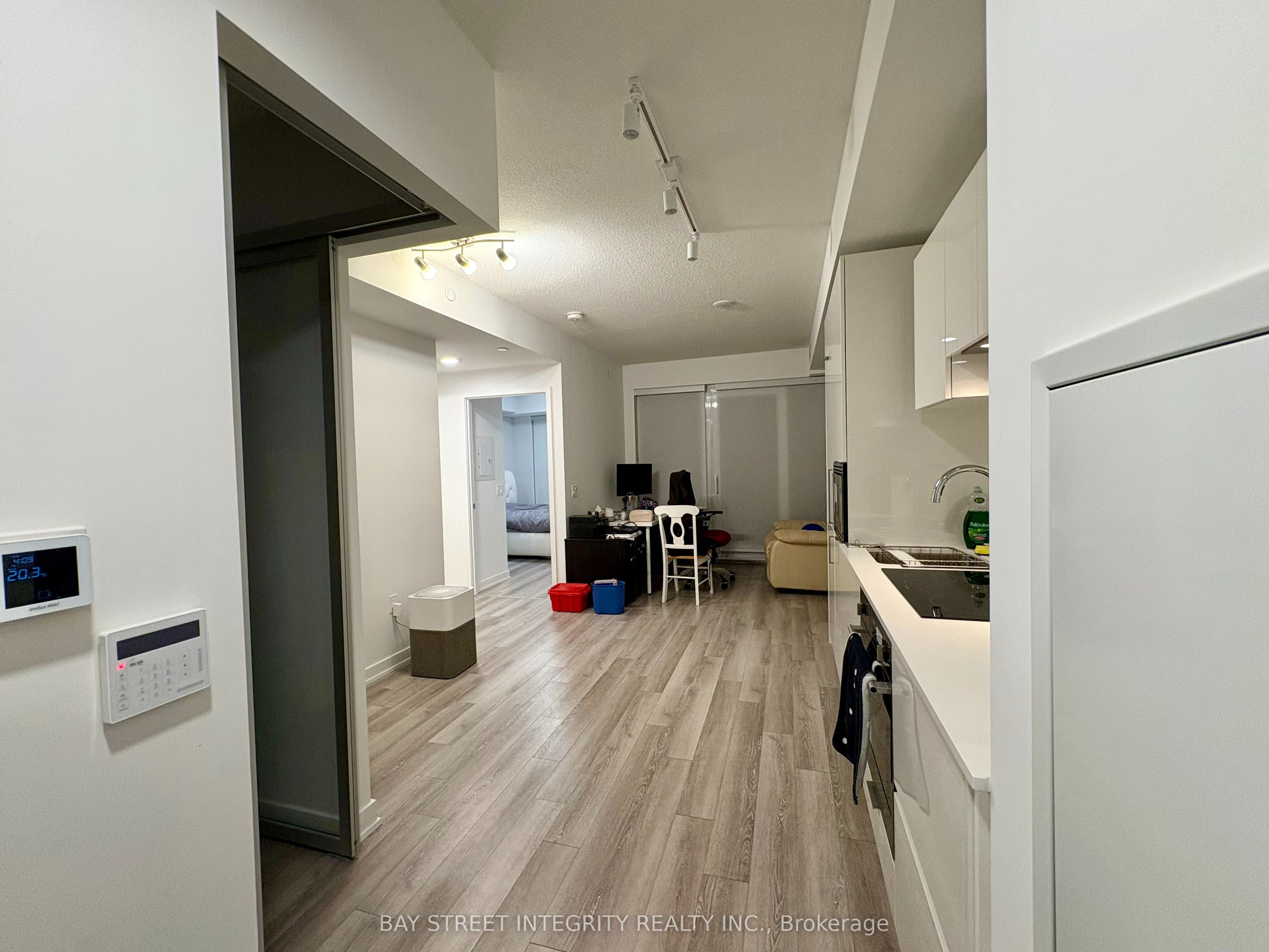 121 St Patrick Street 1009, Toronto, ON M5T 0B8 photo 3