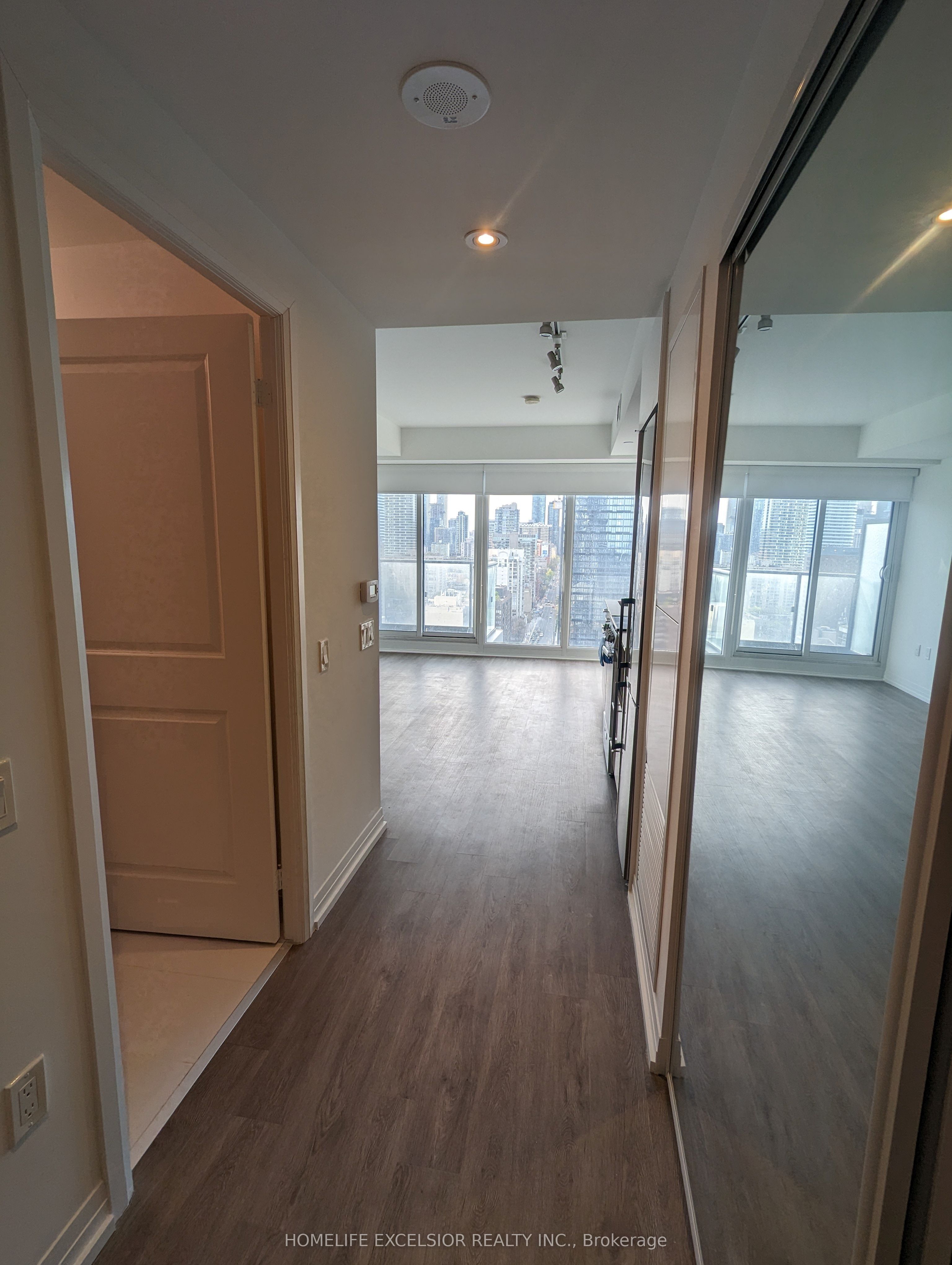 251 Jarvis Street 2511, Toronto, ON M5B 0C3 photo 4