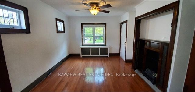 6 Deloraine Avenue Main floor, Toronto, ON M5M 2A7 photo 2