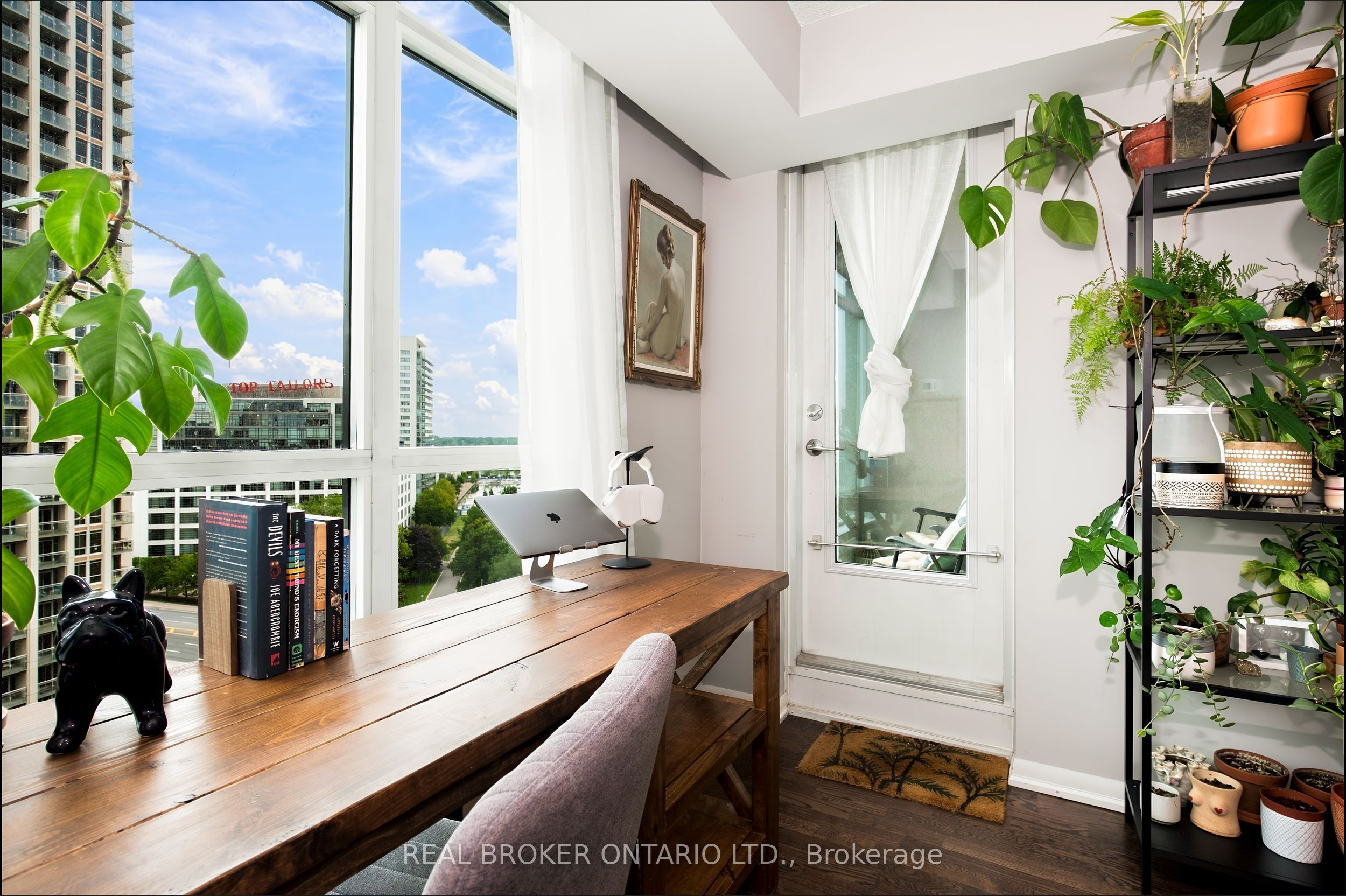 215 Fort York Boulevard 1312, Toronto, ON M5V 4A2 photo 2