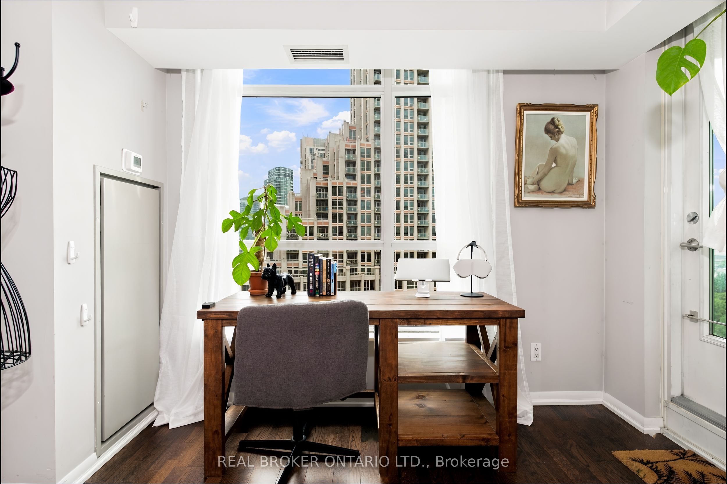 215 Fort York Boulevard 1312, Toronto, ON M5V 4A2 photo 4