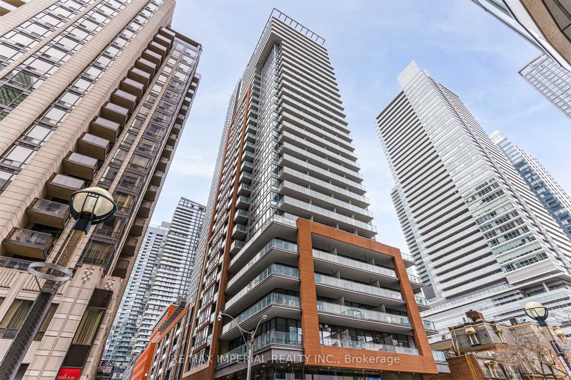 8 Mercer St Street 317, Toronto, ON M5V 0C4