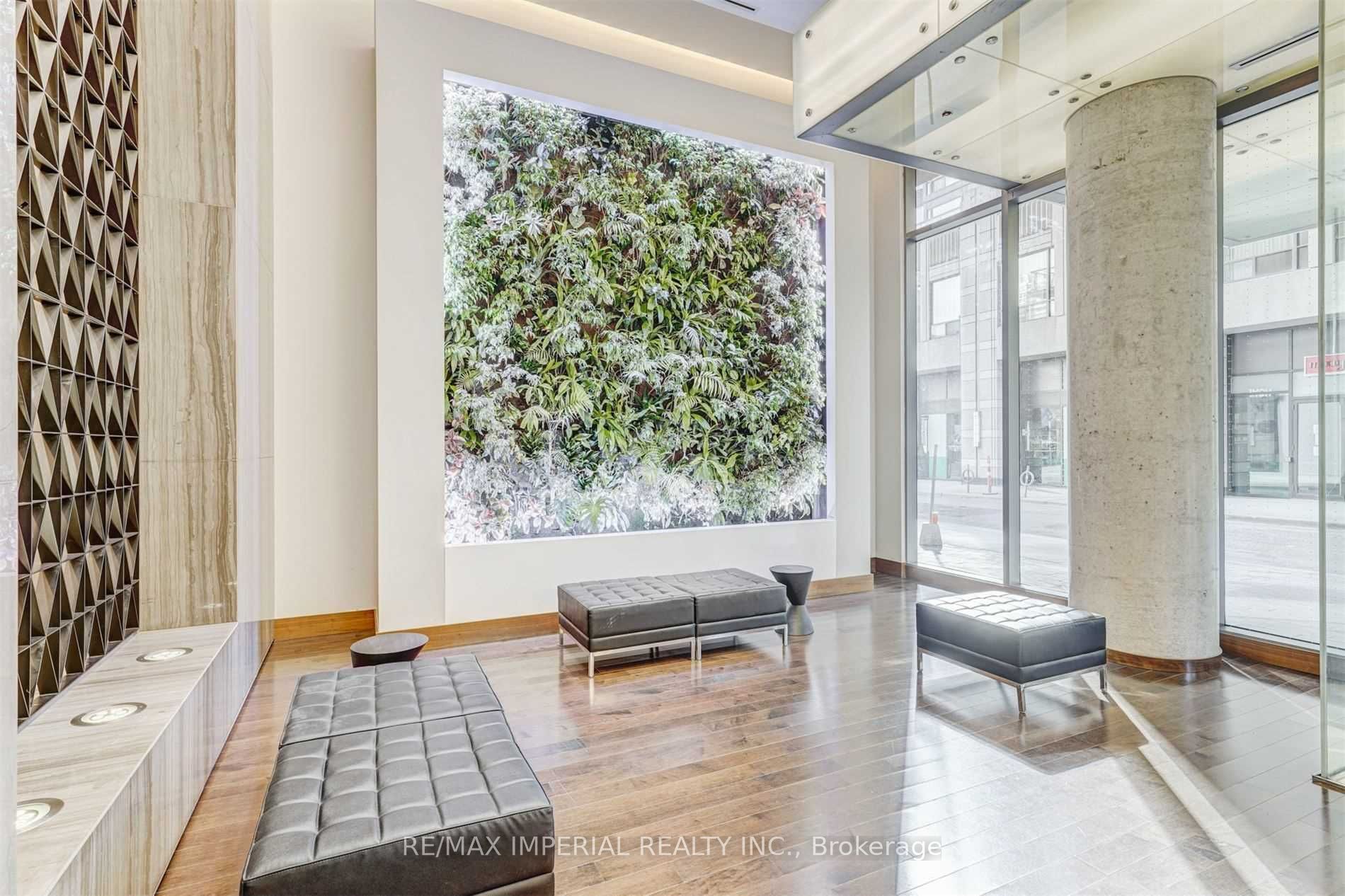 8 Mercer St Street 317, Toronto, ON M5V 0C4 photo 2