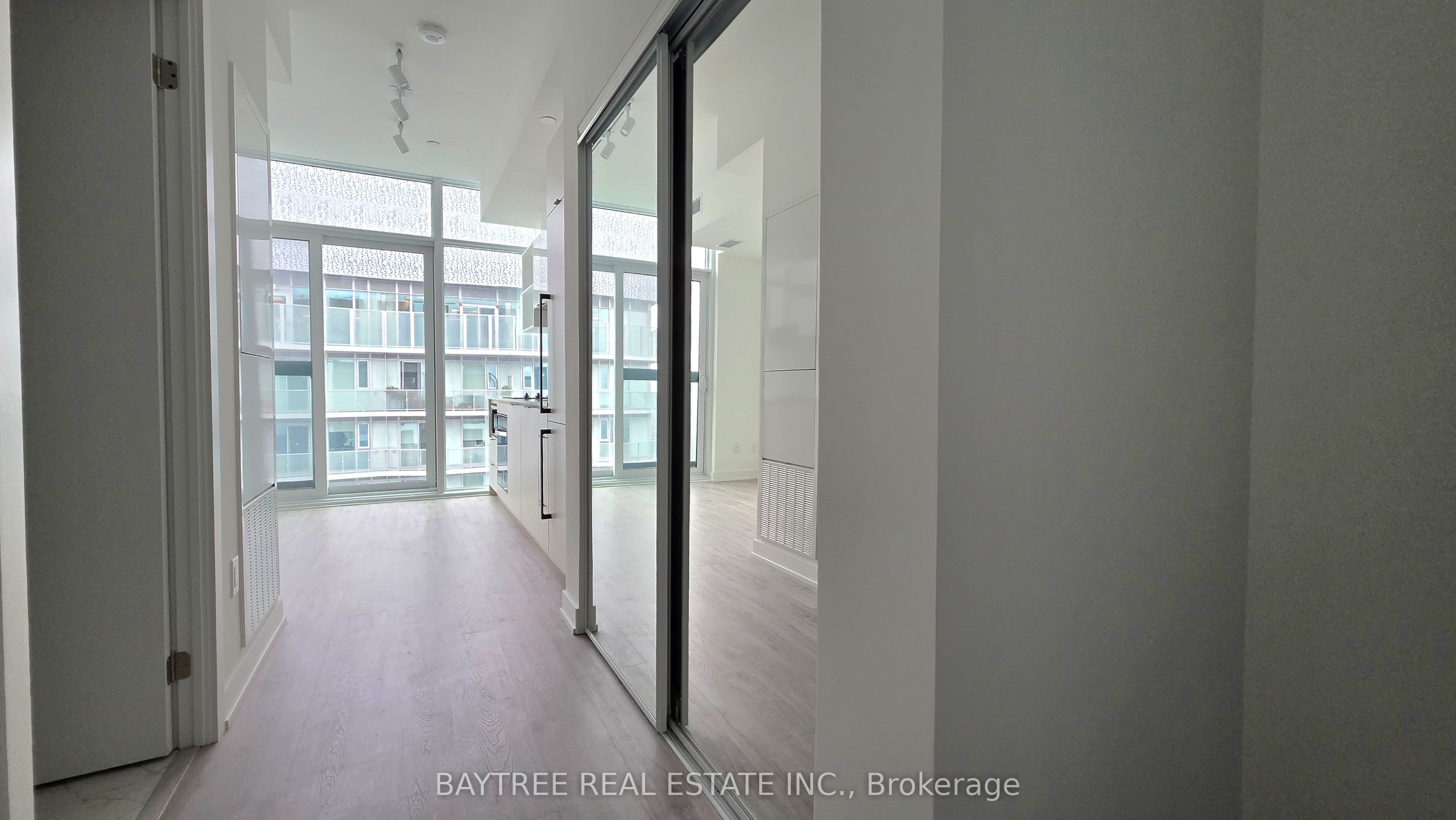 252 Church Street PH07, Toronto, ON M5B 1Z2 photo 2