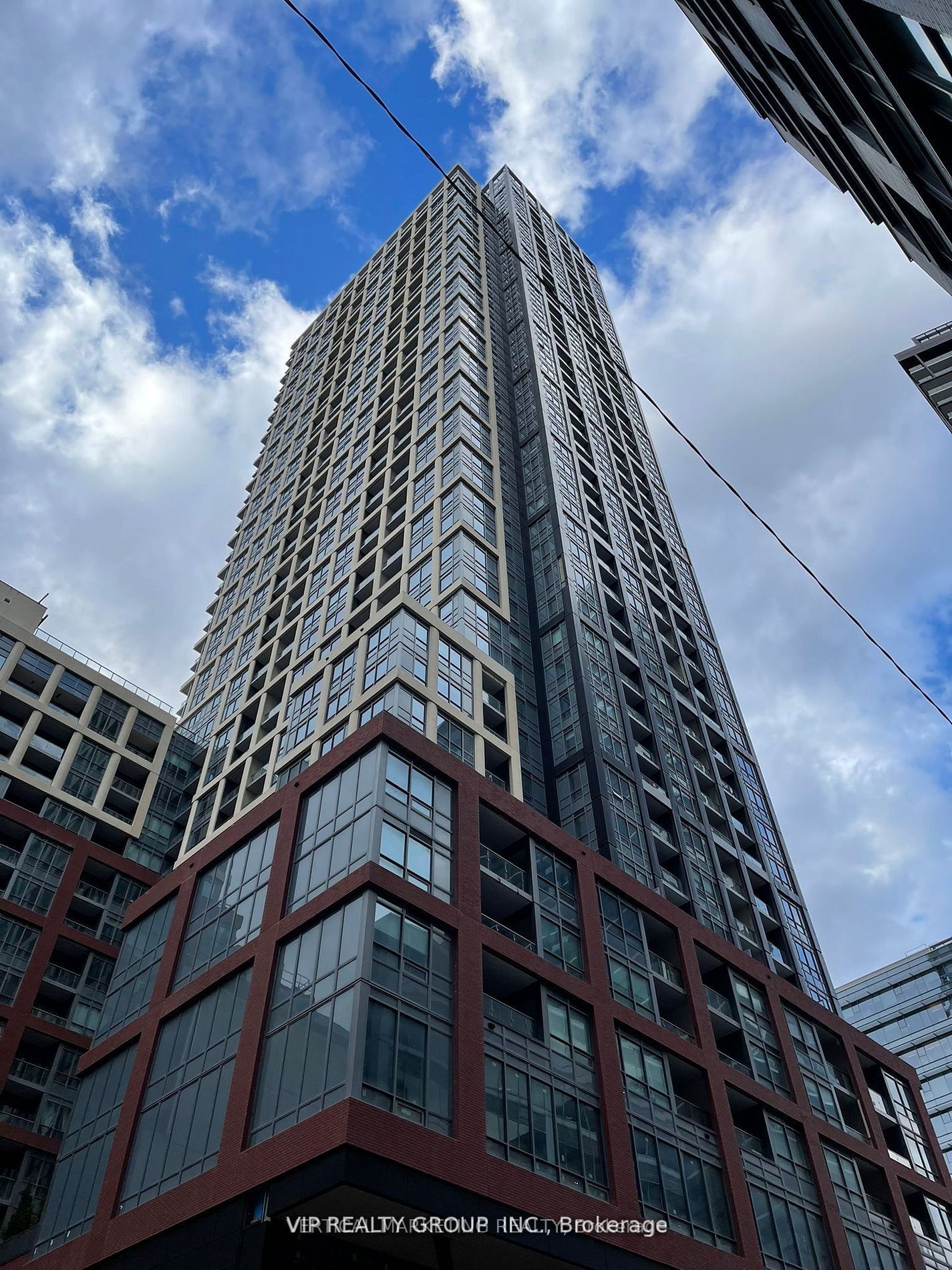 108 Peter Street 2705, Toronto, ON M5V 0W2