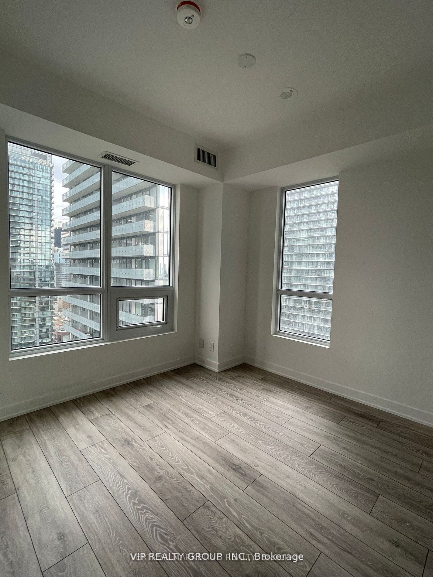 108 Peter Street 2705, Toronto, ON M5V 0W2 photo 5