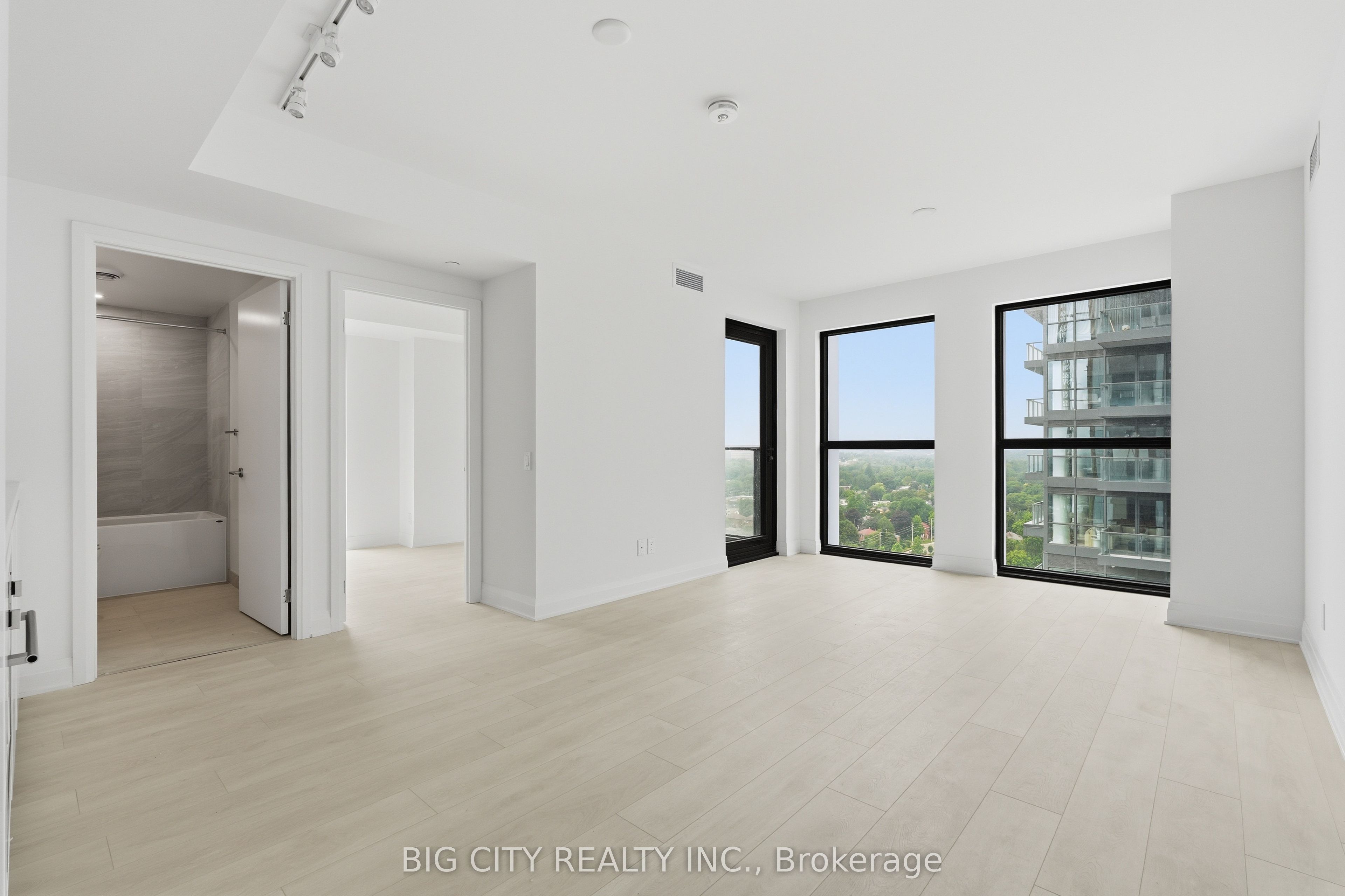 25 Frederick Todd Way 1804, Toronto, ON M4G 0C9 photo 3