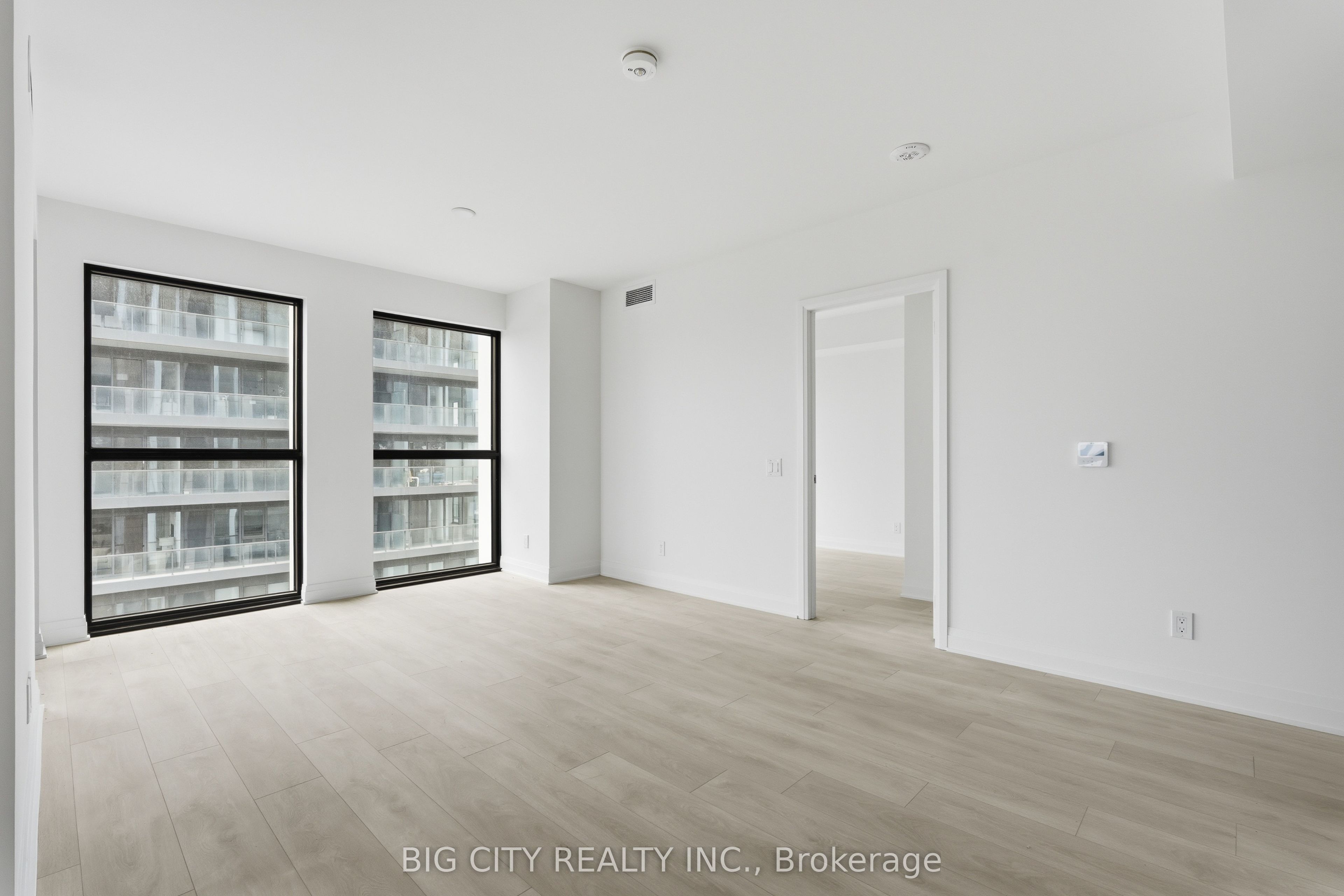 25 Frederick Todd Way 1804, Toronto, ON M4G 0C9 photo 5