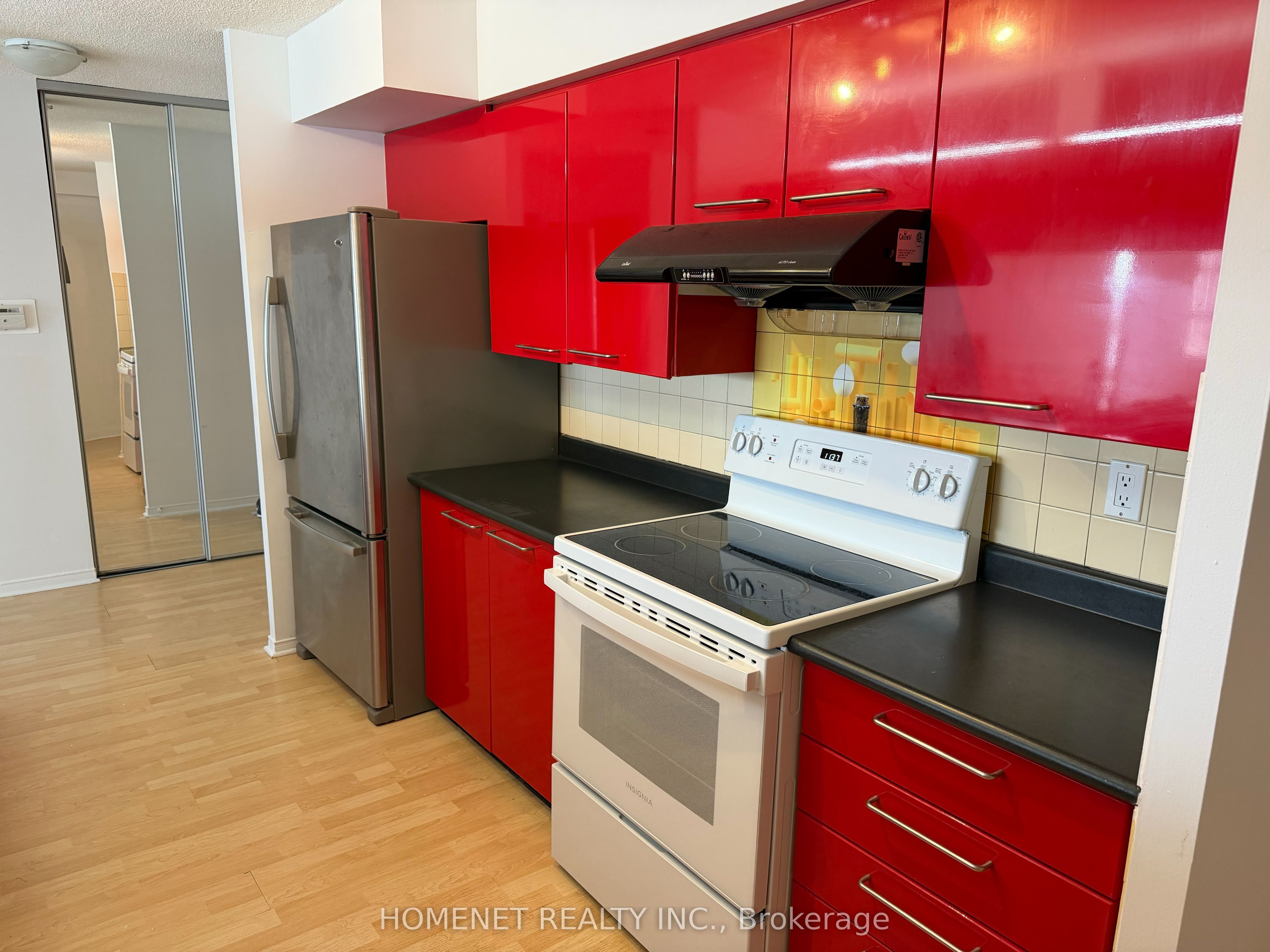 100 Upper Madison Avenue 2306, Toronto, ON M2N 6M4