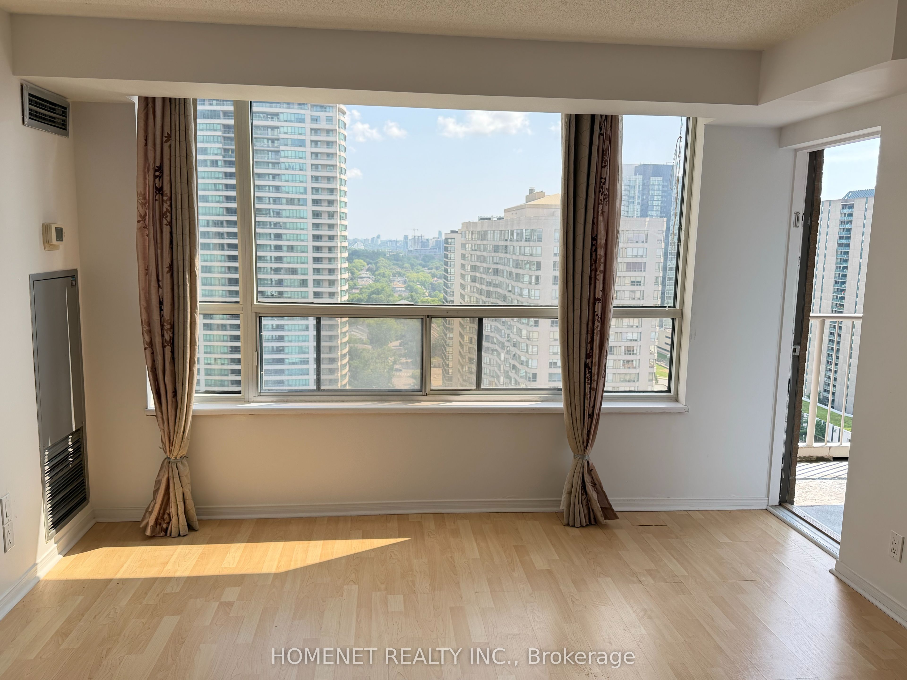 100 Upper Madison Avenue 2306, Toronto, ON M2N 6M4 photo 4