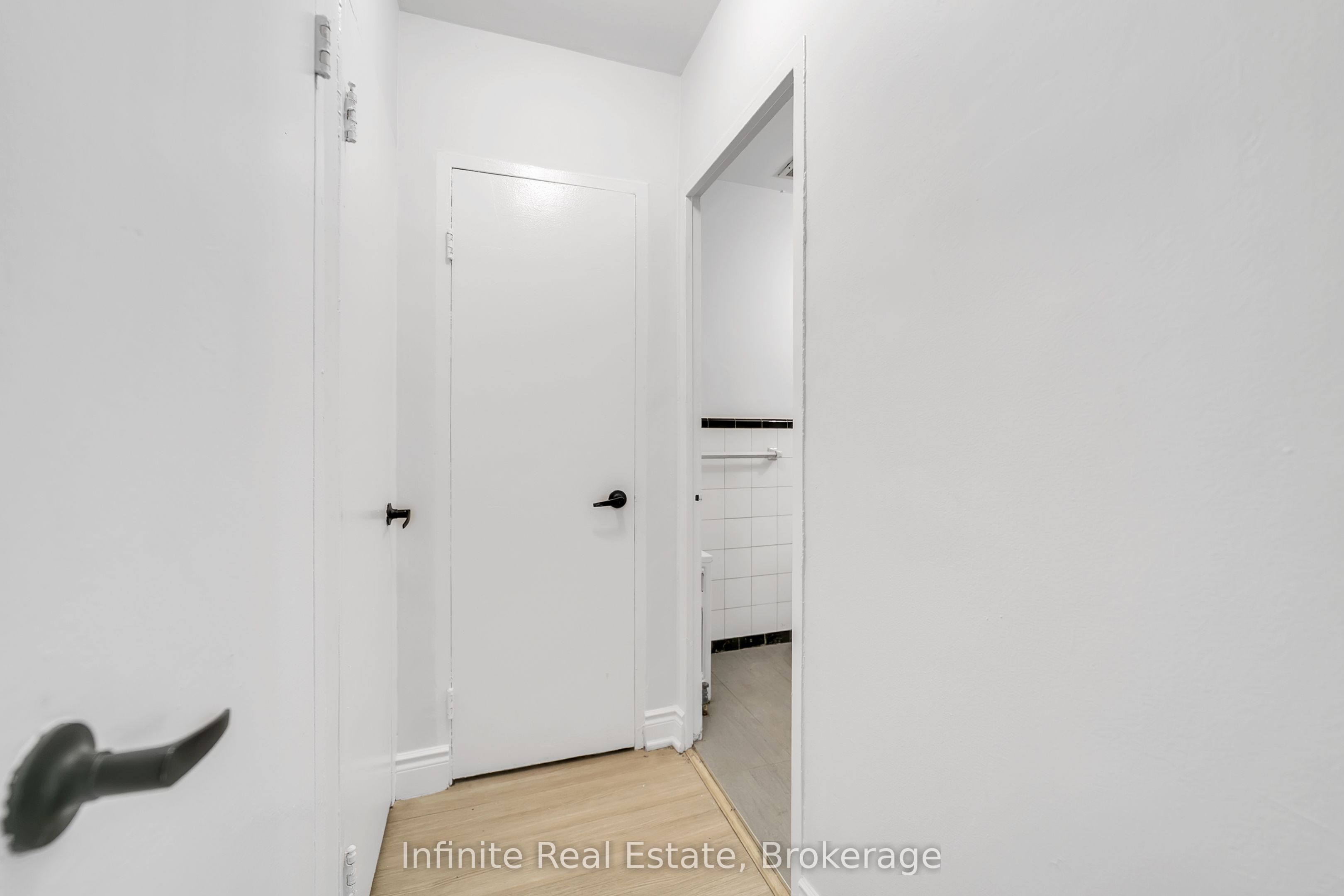 896 Eglinton Avenue E 111, Toronto, ON M4G 2L2 photo 5
