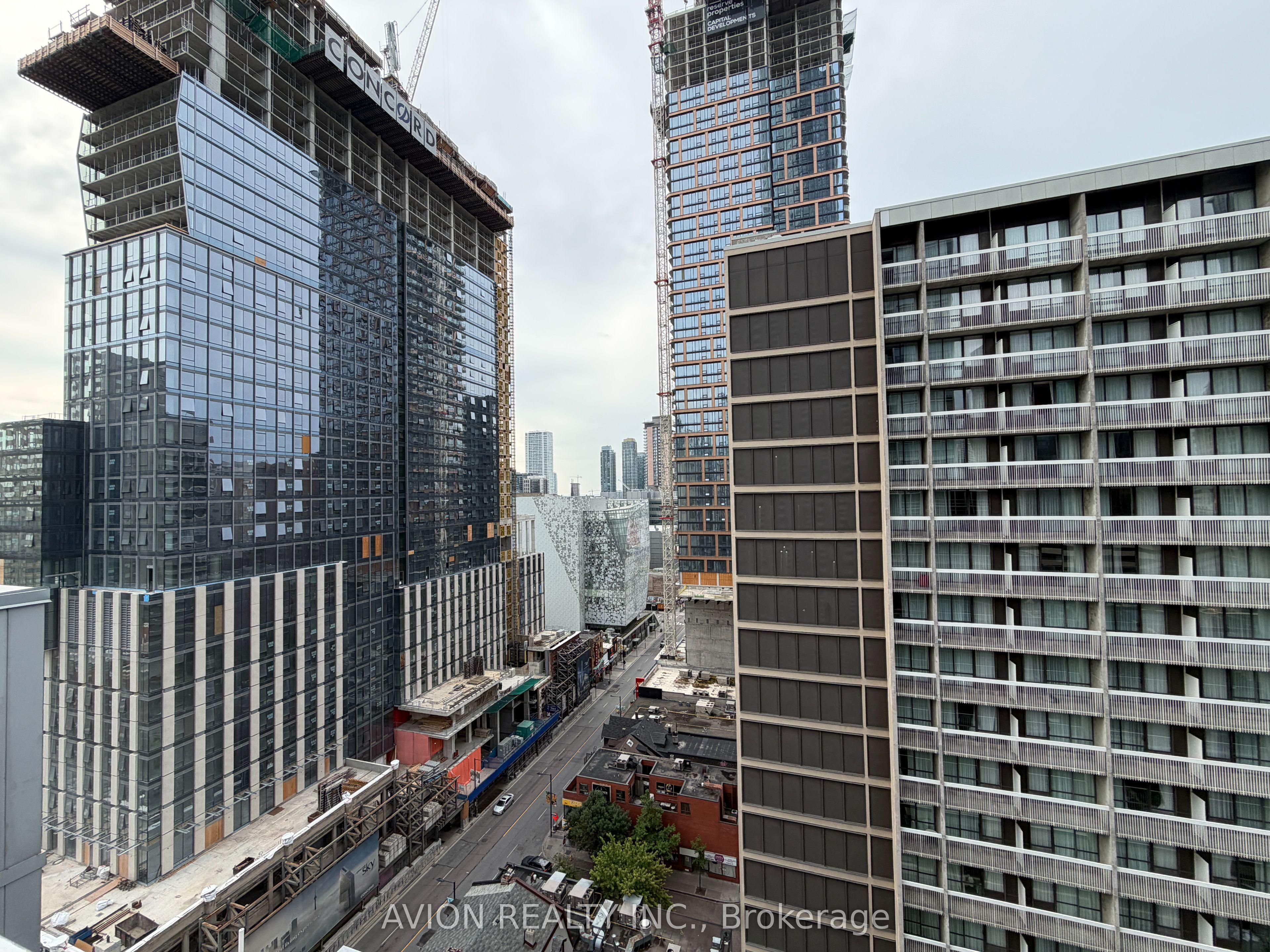 386 Yonge Street 1408, Toronto, ON M5B 0A5 photo 2