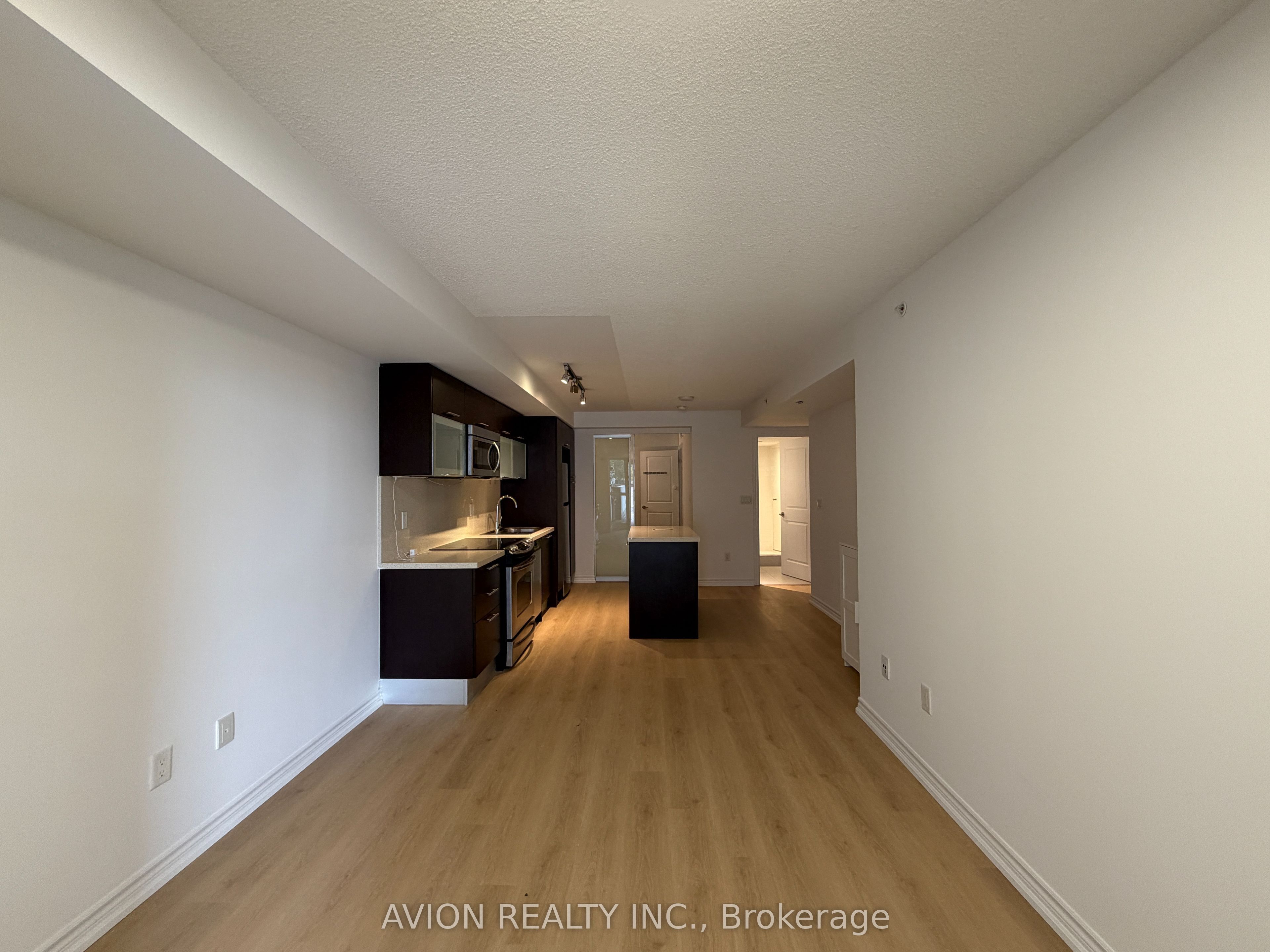 386 Yonge Street 1408, Toronto, ON M5B 0A5 photo 3