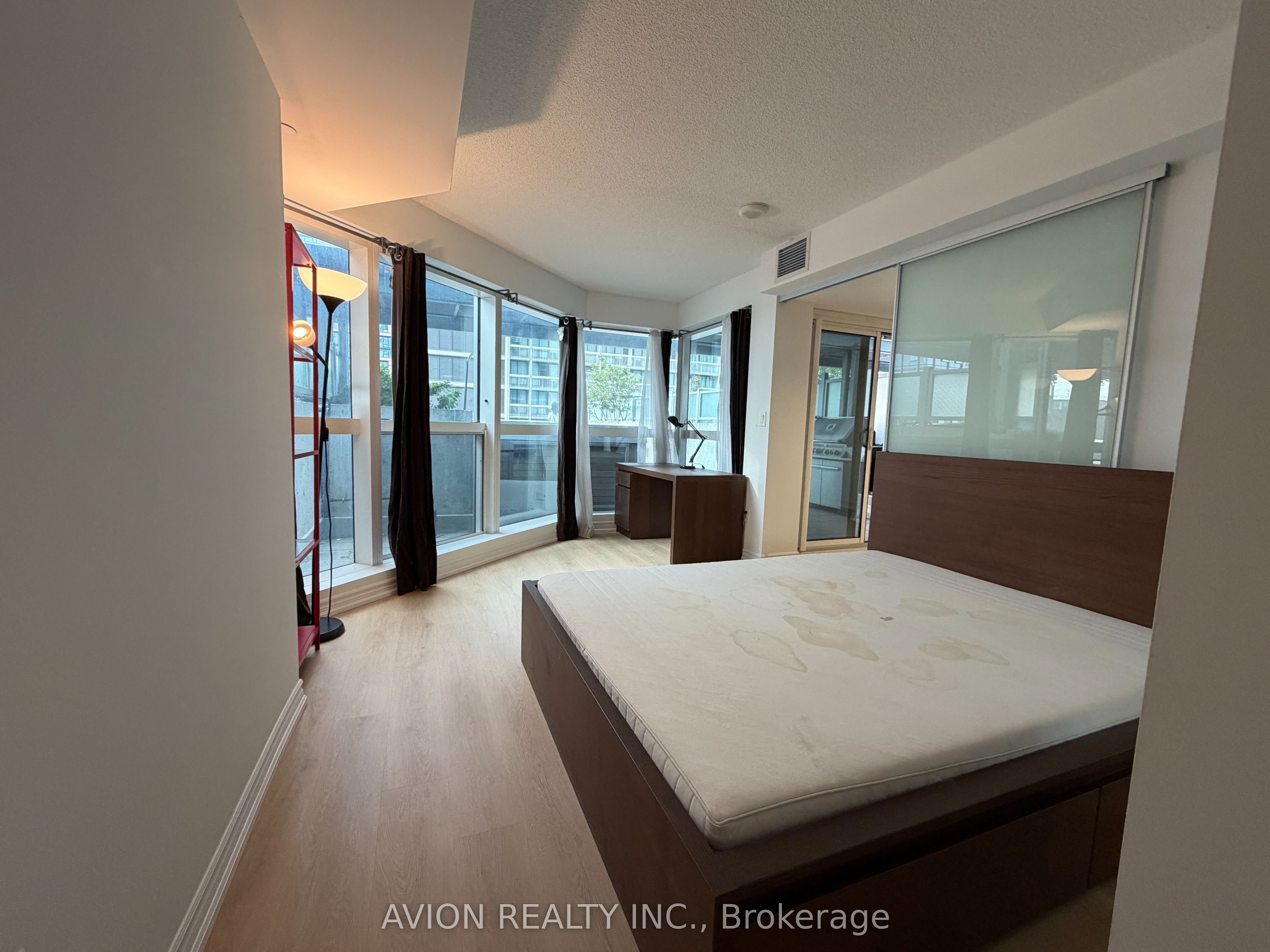 386 Yonge Street 1408, Toronto, ON M5B 0A5 photo 5